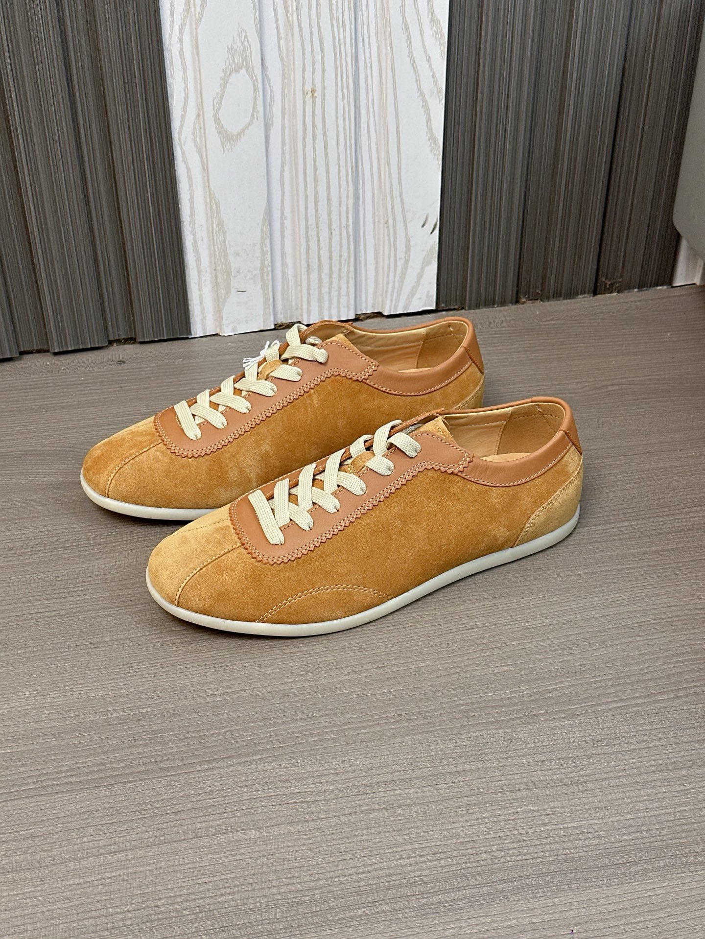 Brunello Cucinelli entrenadores de gamuza, zapatos de entrenamiento alemán, zapatos casuales de los 