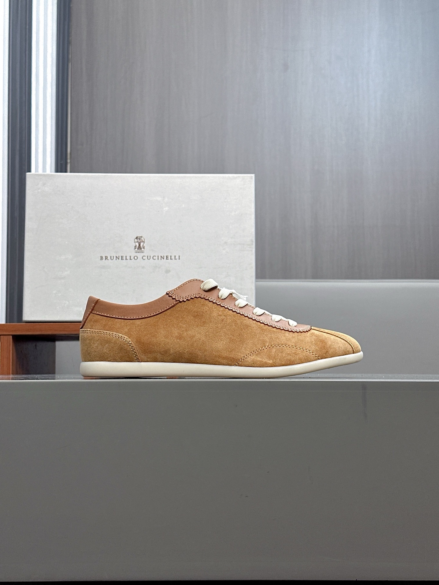 Brunello Cucinelli entrenadores de gamuza, zapatos de entrenamiento alemán, zapatos casuales de los 