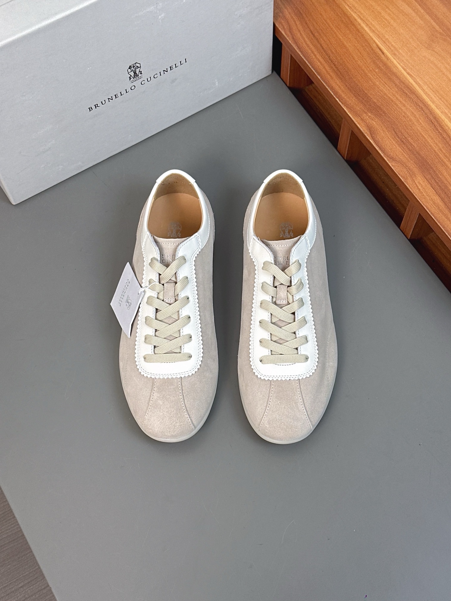 Brunello Cucinelli entrenadores de gamuza, zapatos de entrenamiento alemán, zapatos casuales de los 