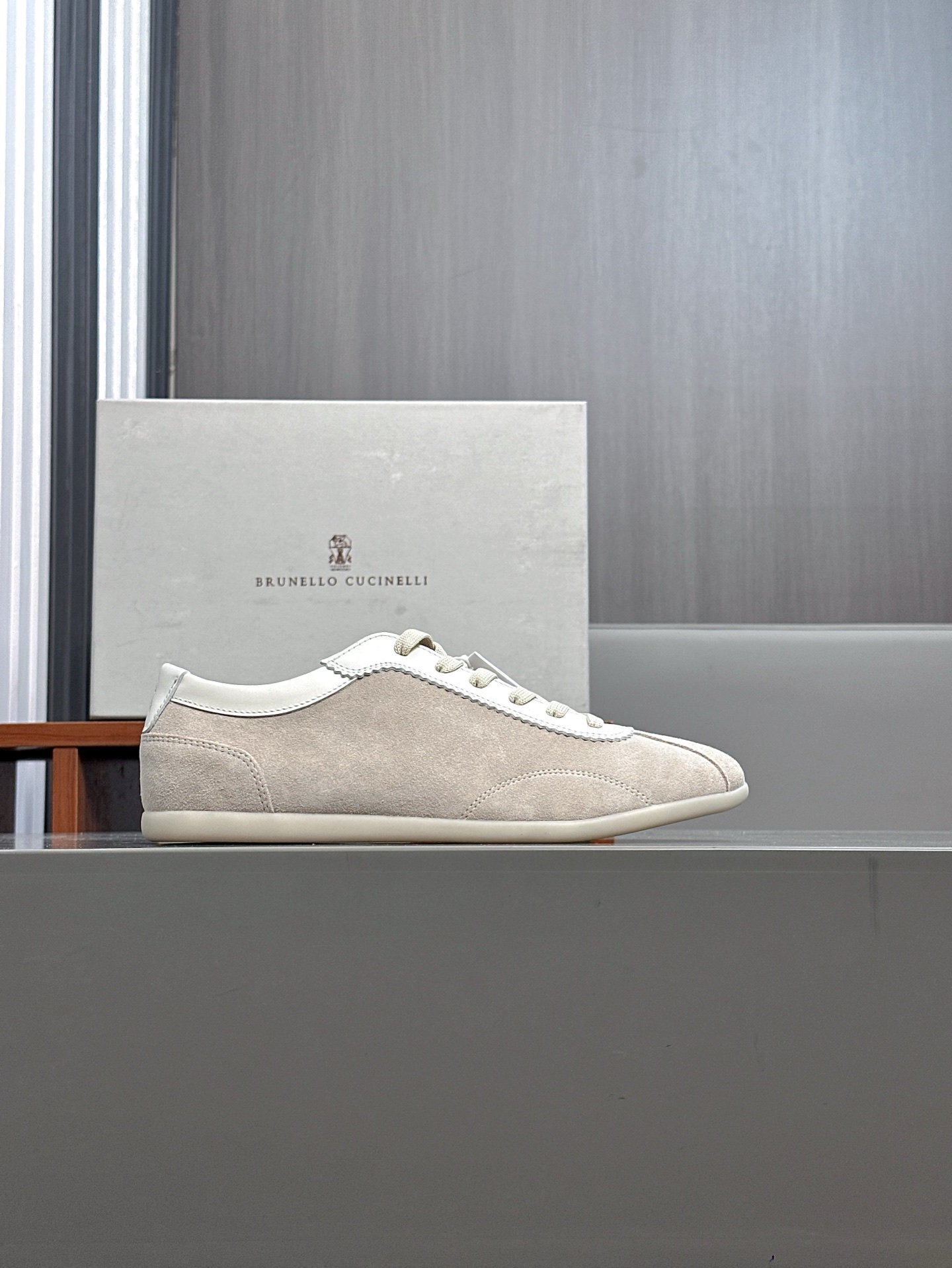 Brunello Cucinelli entrenadores de gamuza, zapatos de entrenamiento alemán, zapatos casuales de los 