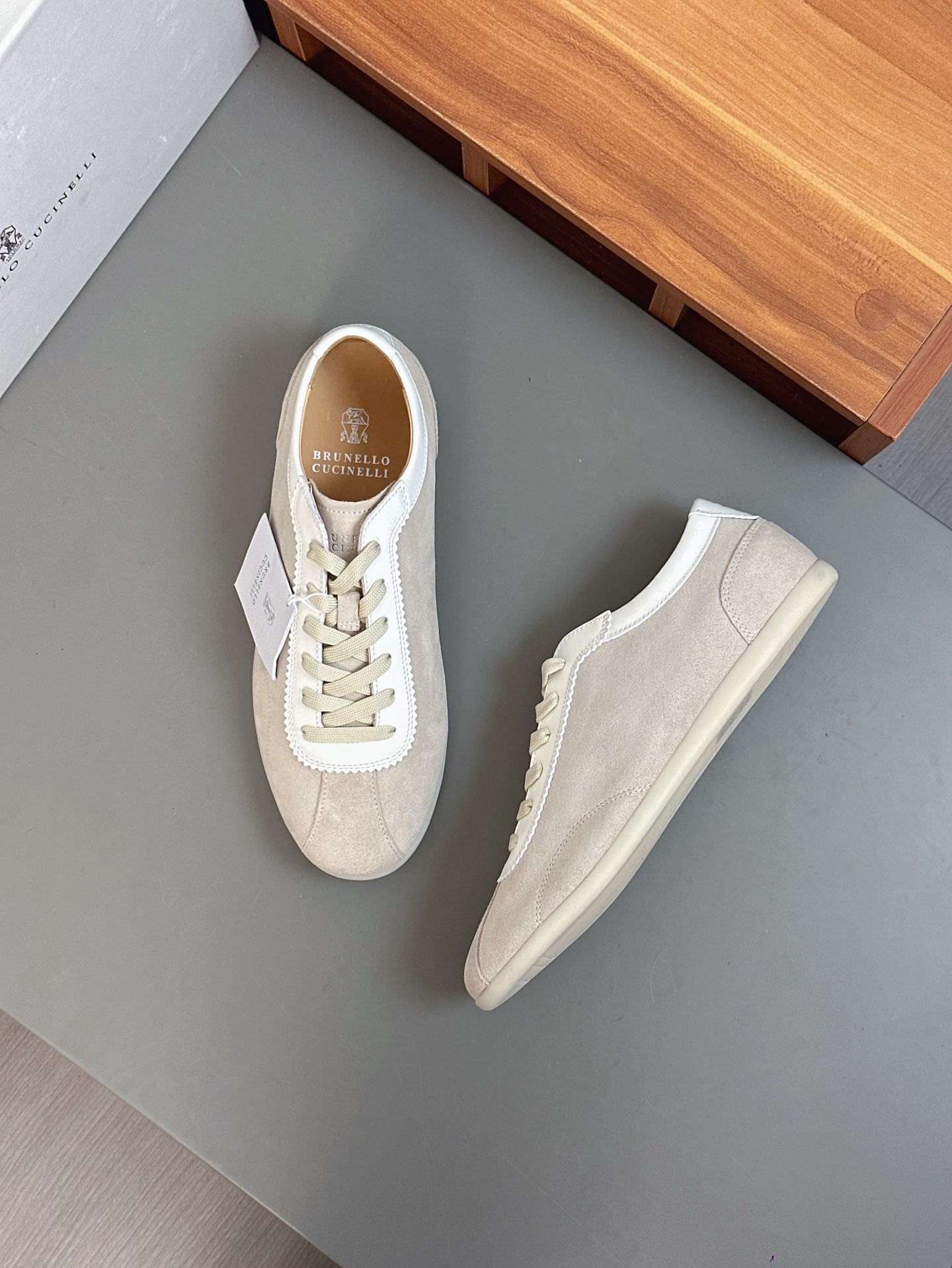 Brunello Cucinelli entrenadores de gamuza, zapatos de entrenamiento alemán, zapatos casuales de los 