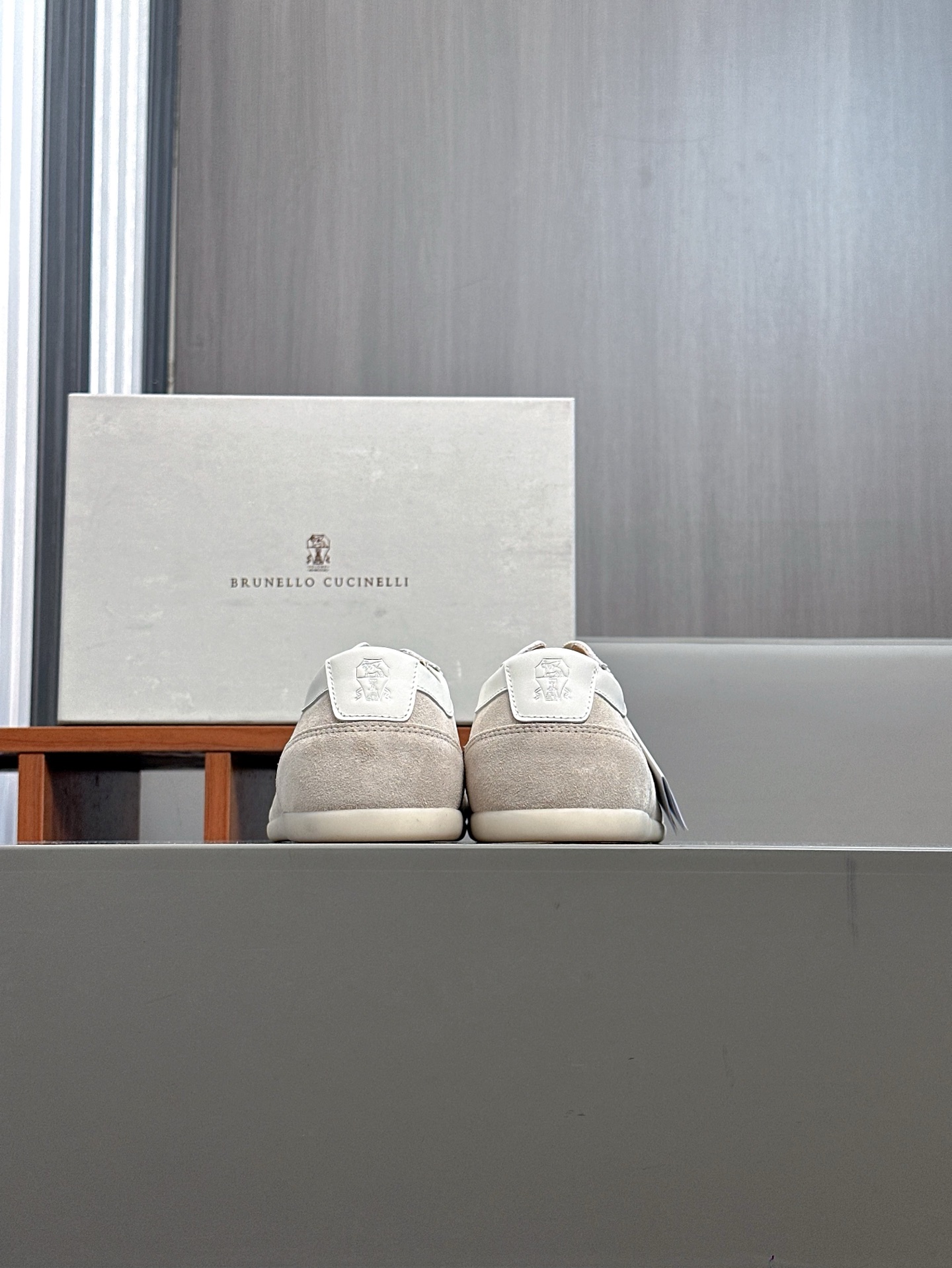 Brunello Cucinelli entrenadores de gamuza, zapatos de entrenamiento alemán, zapatos casuales de los 