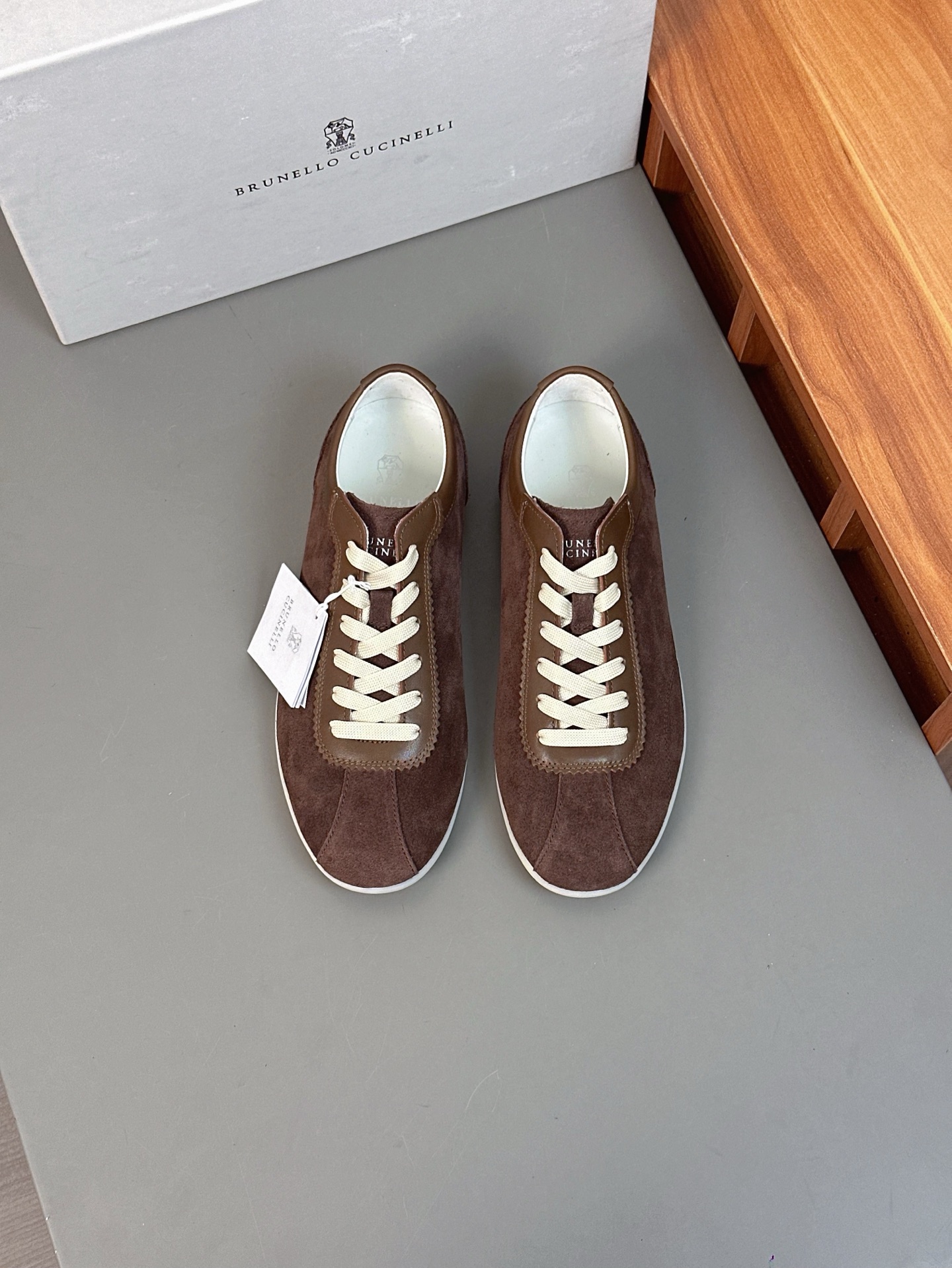Brunello Cucinelli entrenadores de gamuza, zapatos de entrenamiento alemán, zapatos casuales de los 