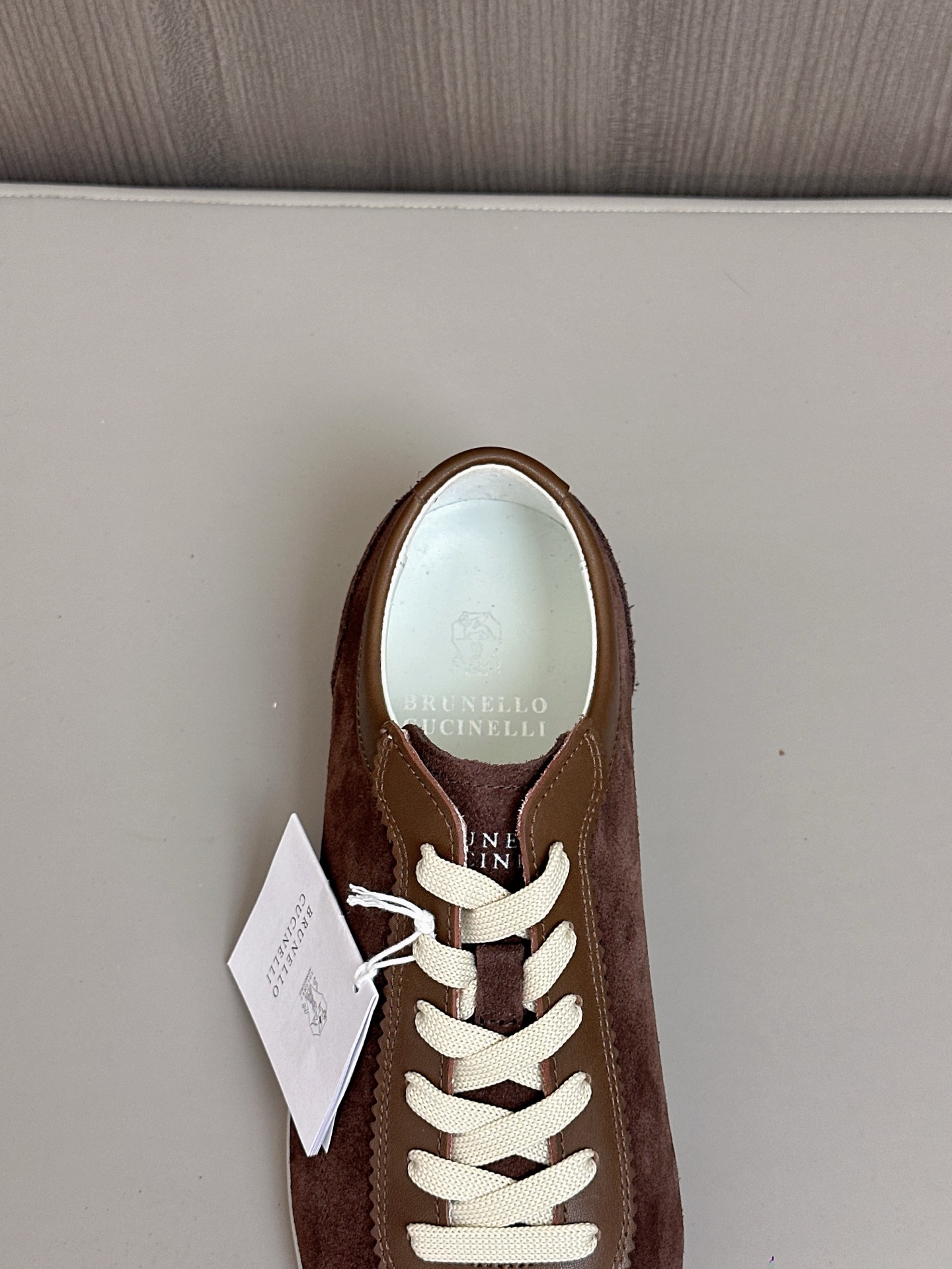 Brunello Cucinelli entrenadores de gamuza, zapatos de entrenamiento alemán, zapatos casuales de los 