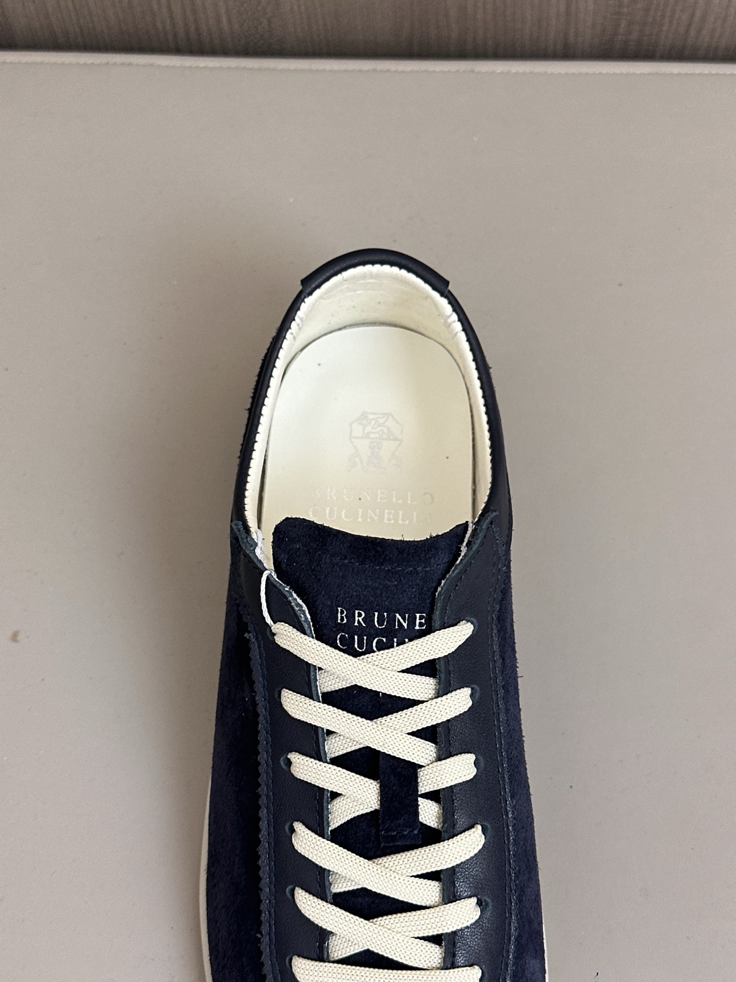 Brunello Cucinelli entrenadores de gamuza, zapatos de entrenamiento alemán, zapatos casuales de los 