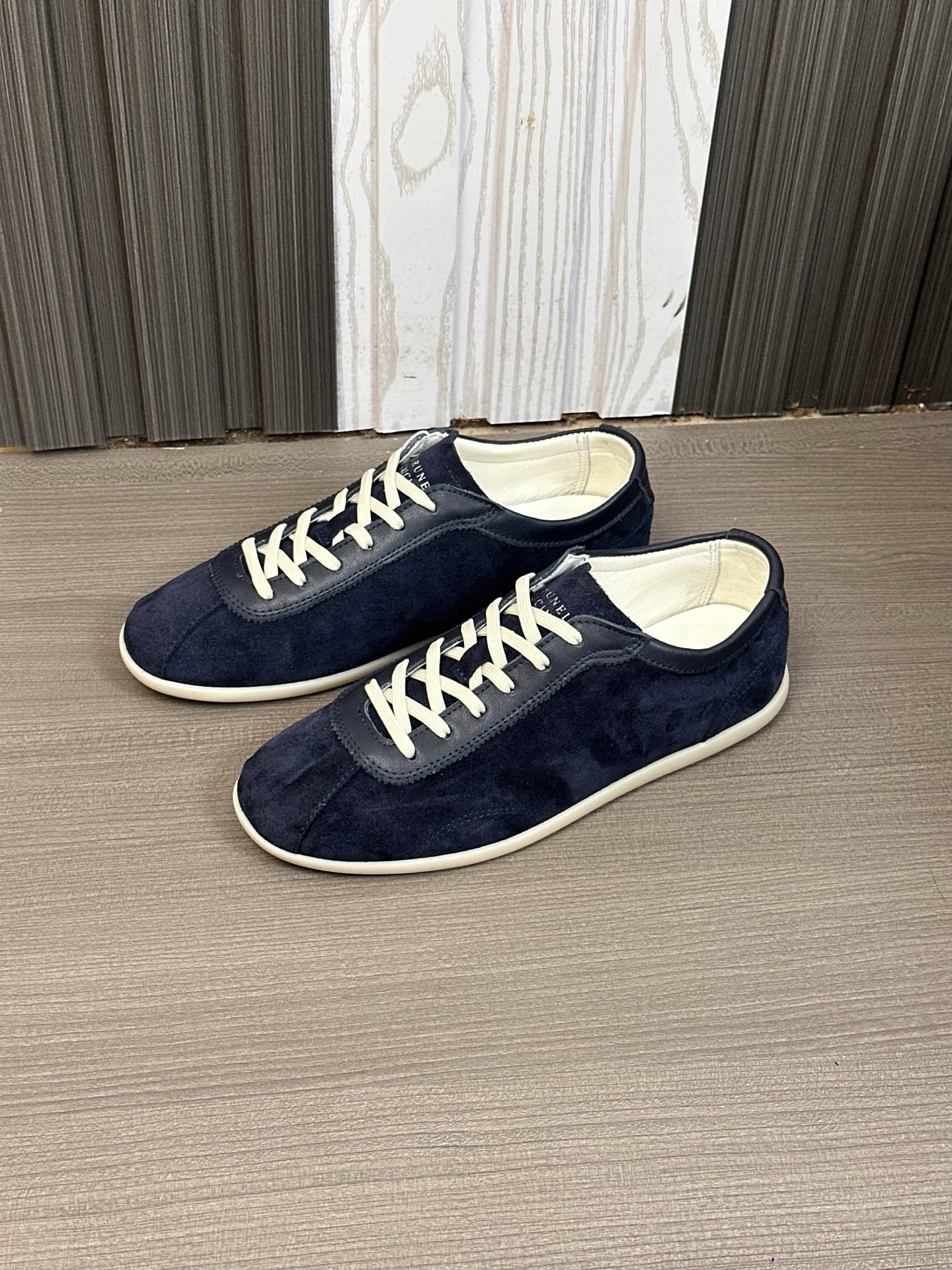 Brunello Cucinelli entrenadores de gamuza, zapatos de entrenamiento alemán, zapatos casuales de los 