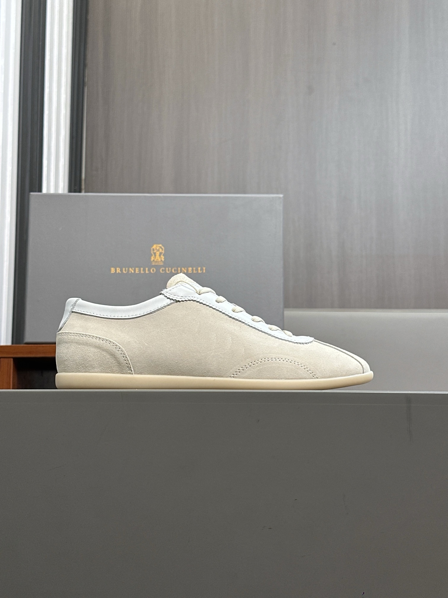 Brunello Cucinelli entrenadores de gamuza, zapatos de entrenamiento alemán, zapatos casuales de los 