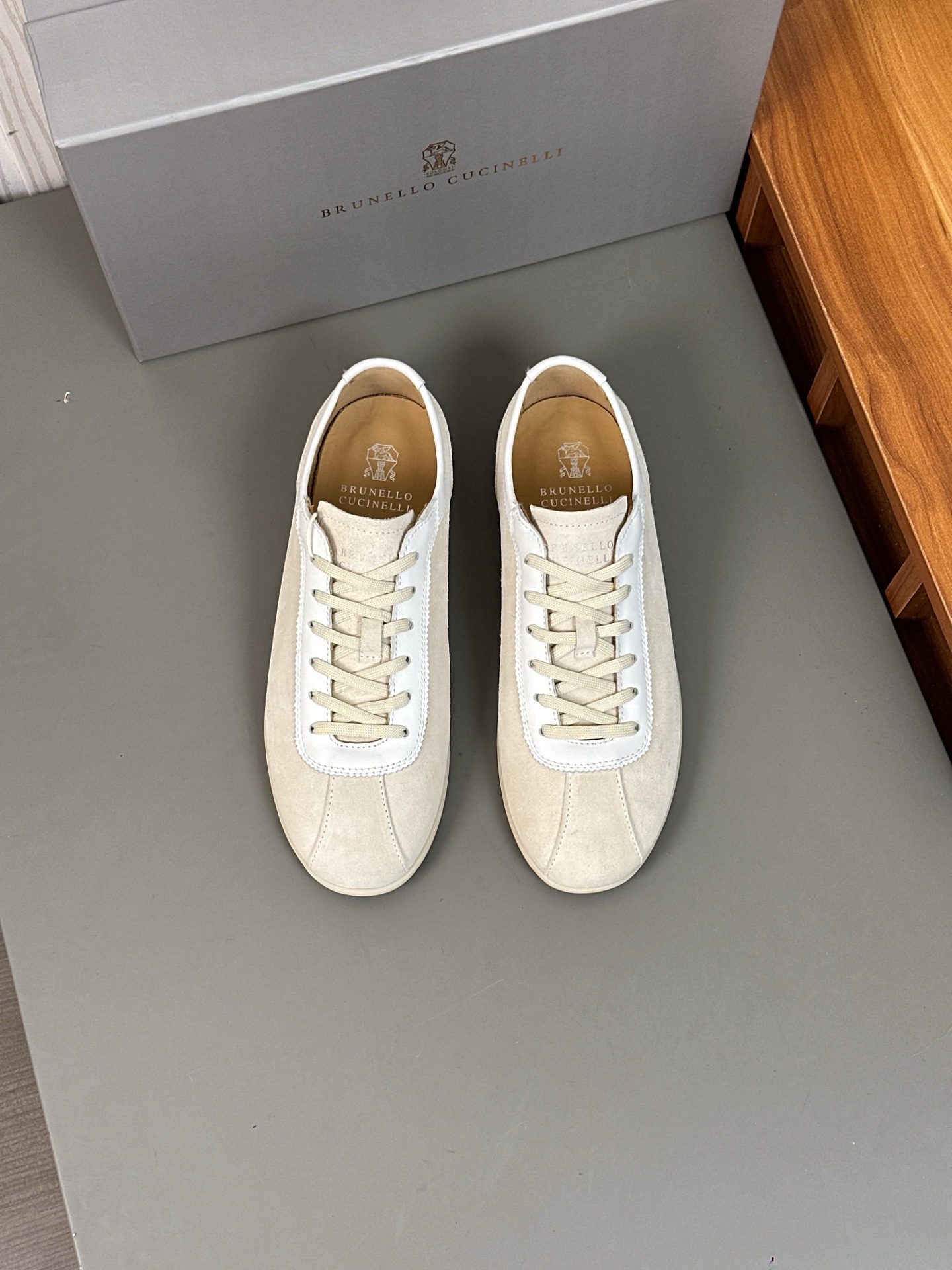 Brunello Cucinelli entrenadores de gamuza, zapatos de entrenamiento alemán, zapatos casuales de los 