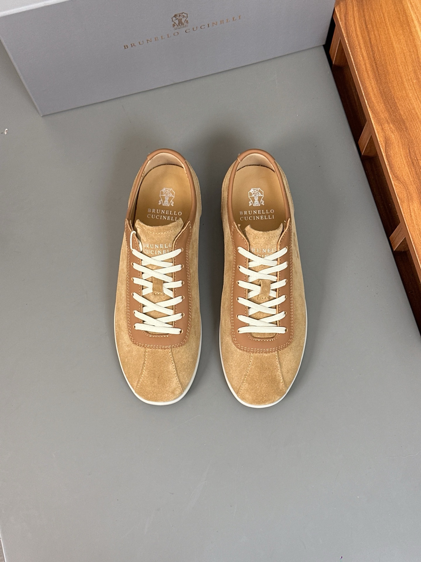 Brunello Cucinelli entrenadores de gamuza, zapatos de entrenamiento alemán, zapatos casuales de los 