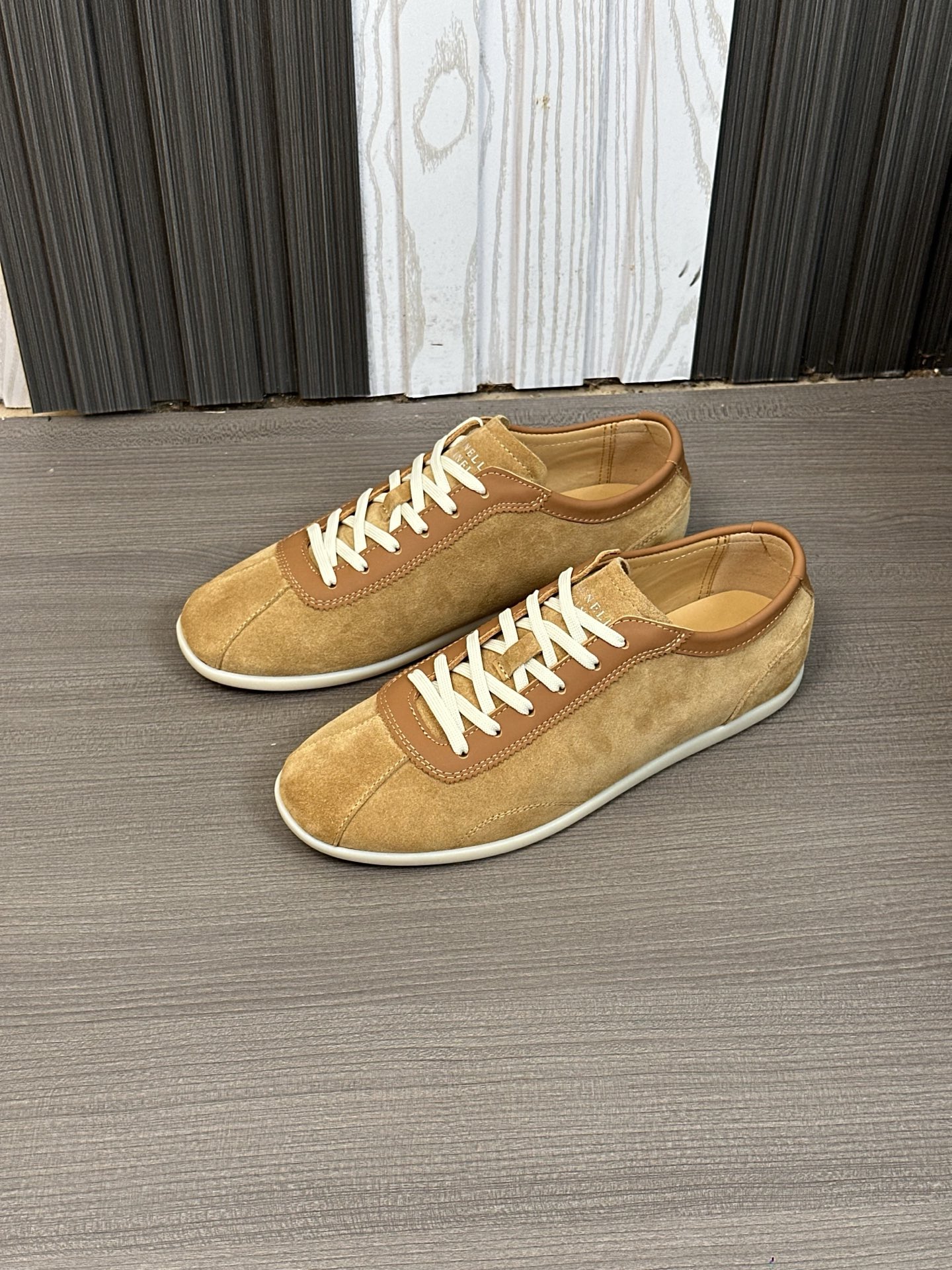 Brunello Cucinelli entrenadores de gamuza, zapatos de entrenamiento alemán, zapatos casuales de los 