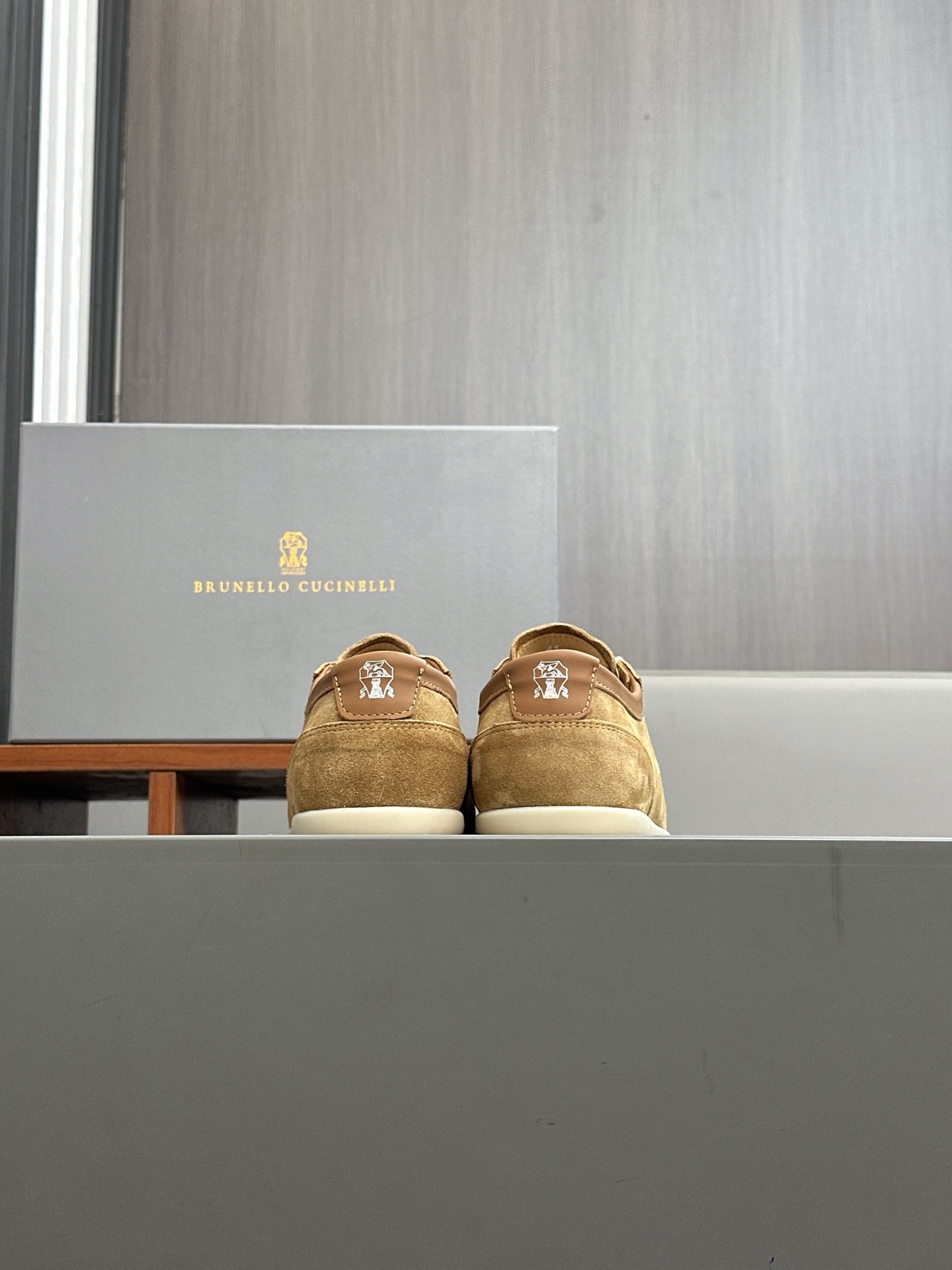 Brunello Cucinelli entrenadores de gamuza, zapatos de entrenamiento alemán, zapatos casuales de los 