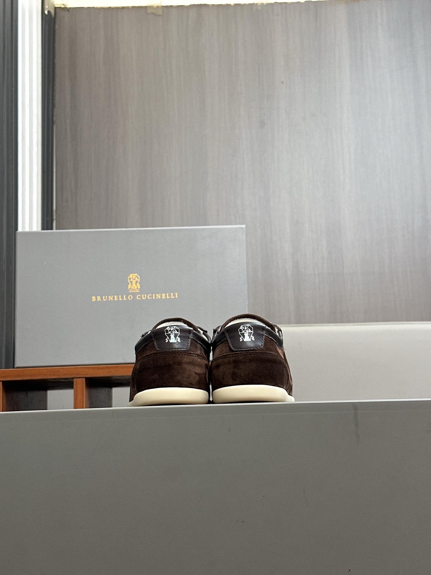 Brunello Cucinelli entrenadores de gamuza, zapatos de entrenamiento alemán, zapatos casuales de los 
