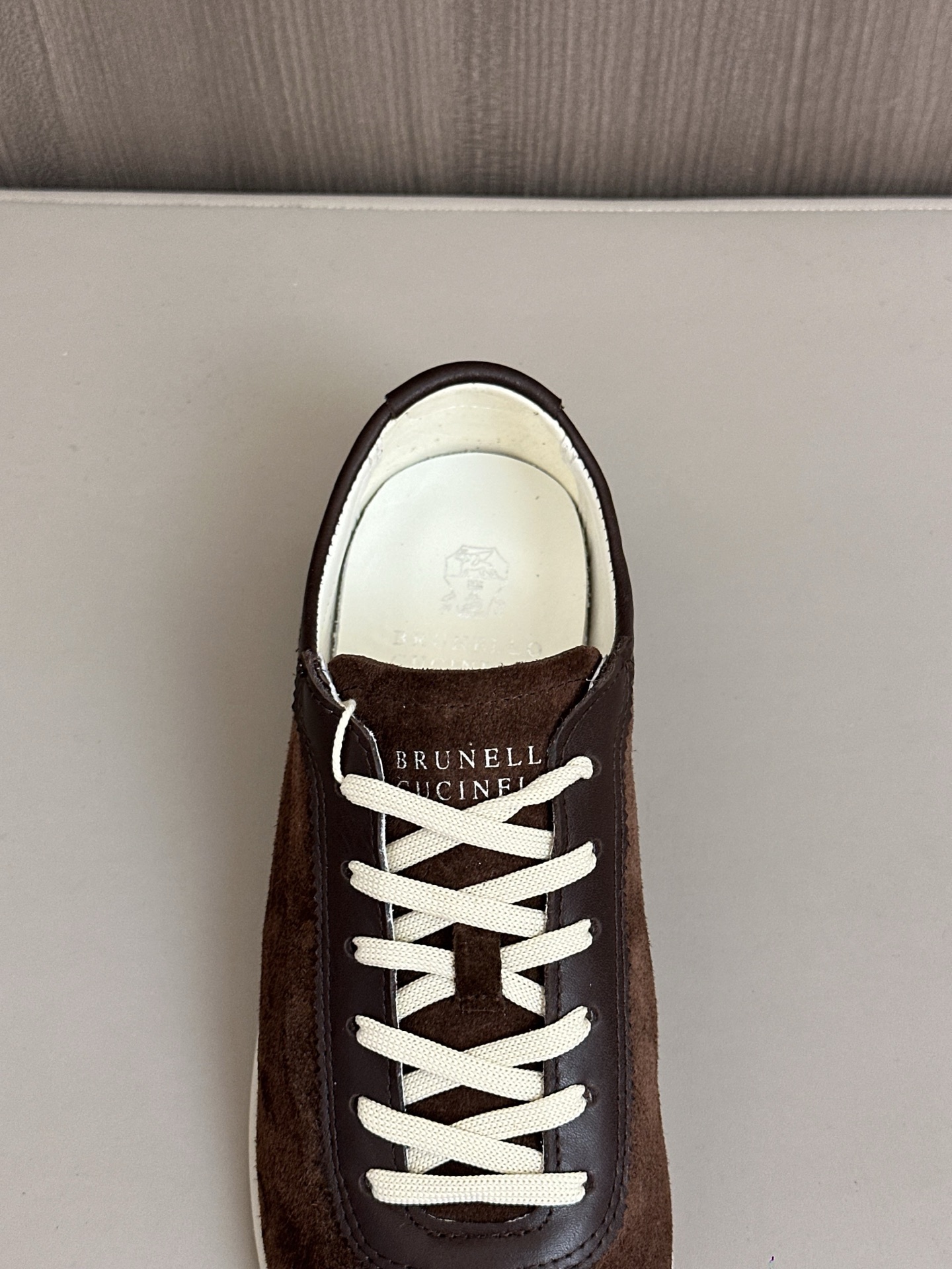 Brunello Cucinelli entrenadores de gamuza, zapatos de entrenamiento alemán, zapatos casuales de los 