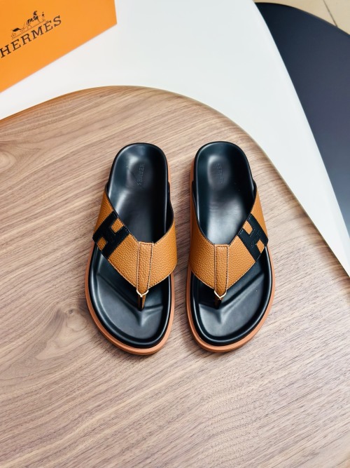 Hermes Leather Sandals for Men, Fashionable Beach Thong Slippers, Sizes 37-46 1 Hermes Leather Sandals for Men, Fashionable Beach Thong Slippers, Sizes 37-46