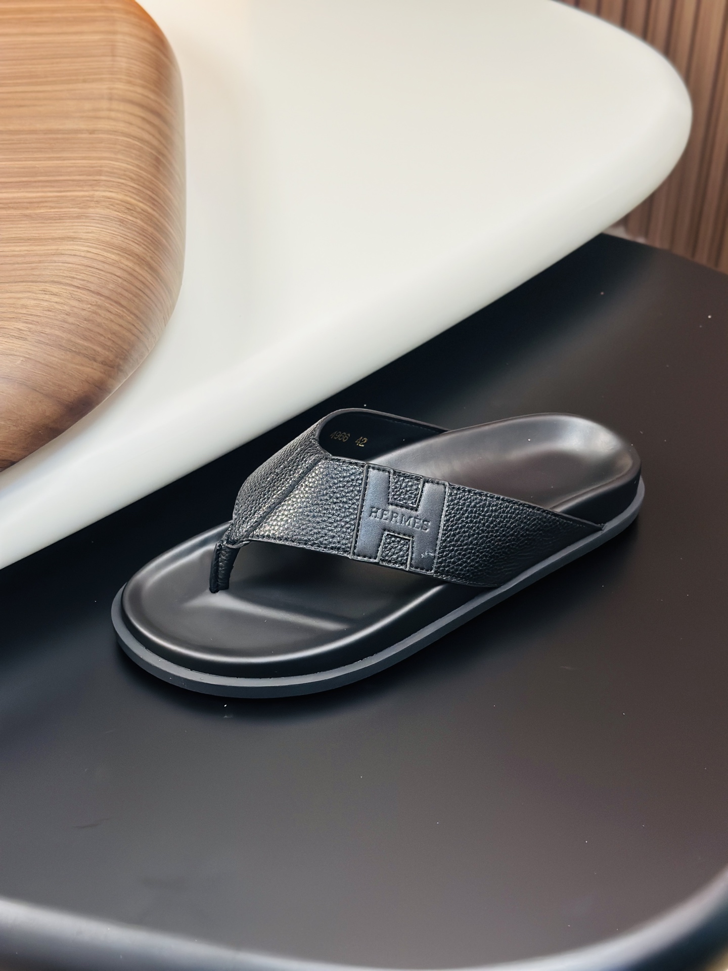 Precio de fábrica:120HERMES punto a largo plazo nuevas zapatillas Hermes, cuero de vaca de tela, res