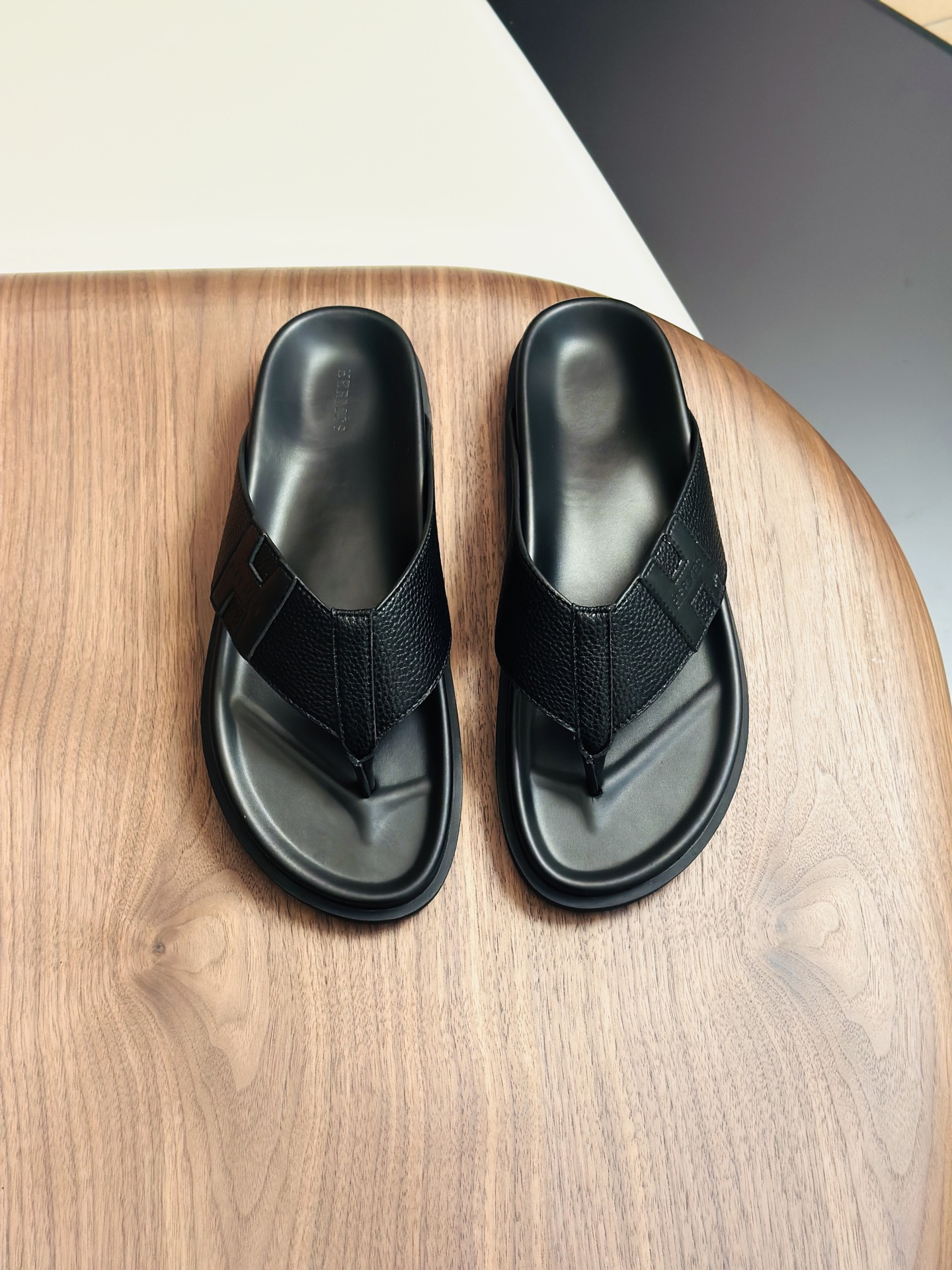 Precio de fábrica:120HERMES punto a largo plazo nuevas zapatillas Hermes, cuero de vaca de tela, res