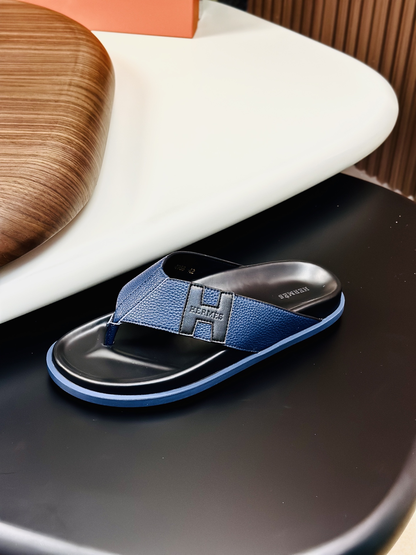 Precio de fábrica:120HERMES punto a largo plazo nuevas zapatillas Hermes, cuero de vaca de tela, res