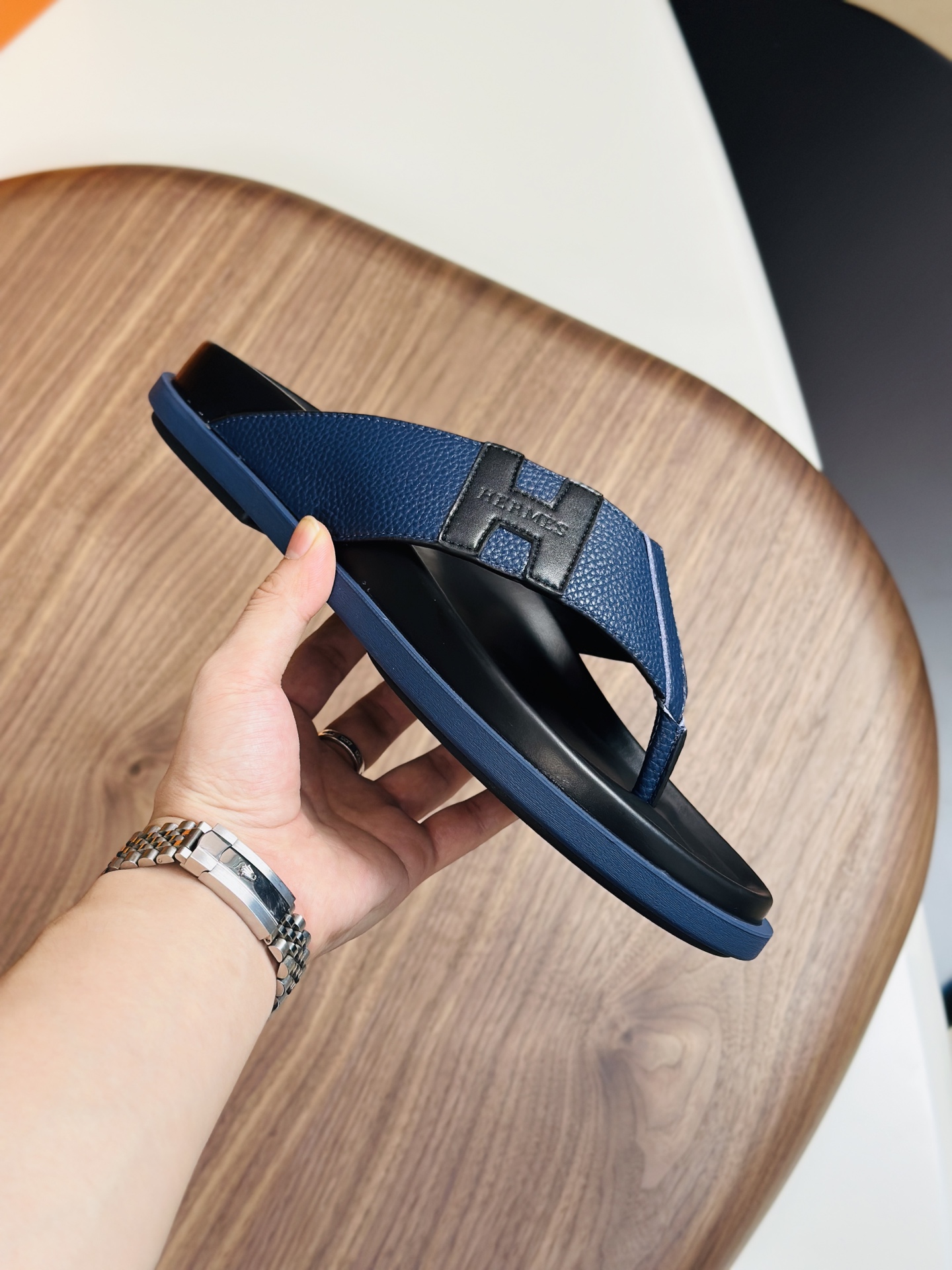 Precio de fábrica:120HERMES punto a largo plazo nuevas zapatillas Hermes, cuero de vaca de tela, res