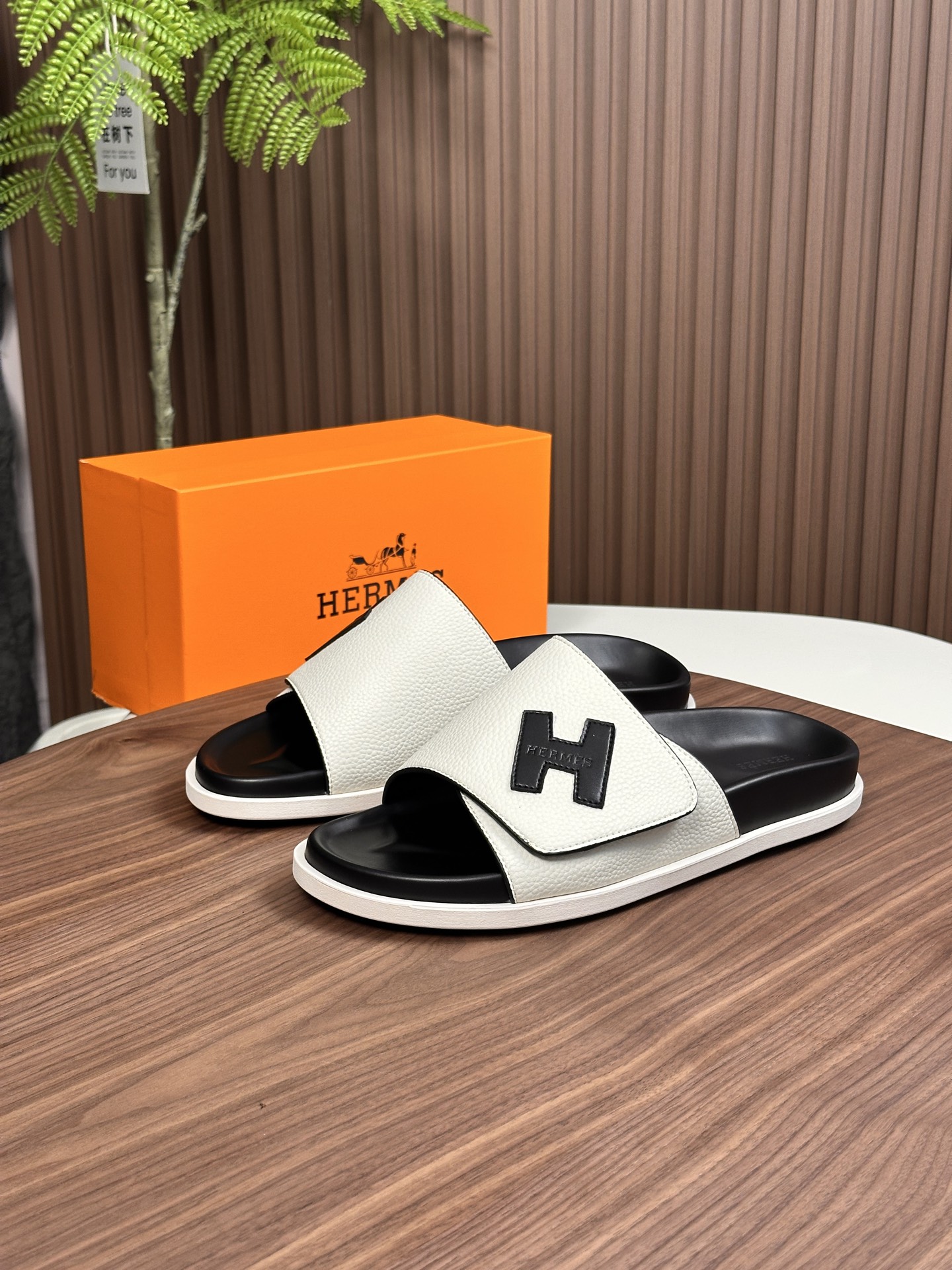 Precio de fábrica:120HERMES punto a largo plazo nuevas zapatillas Hermes, cuero de vaca de tela, res
