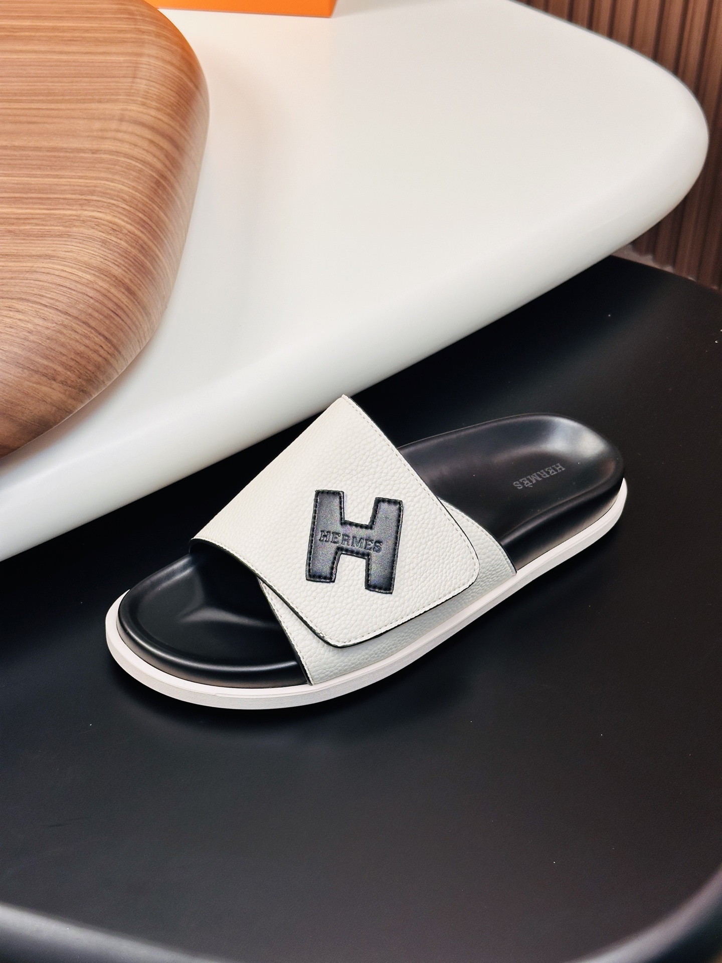 Precio de fábrica:120HERMES punto a largo plazo nuevas zapatillas Hermes, cuero de vaca de tela, res