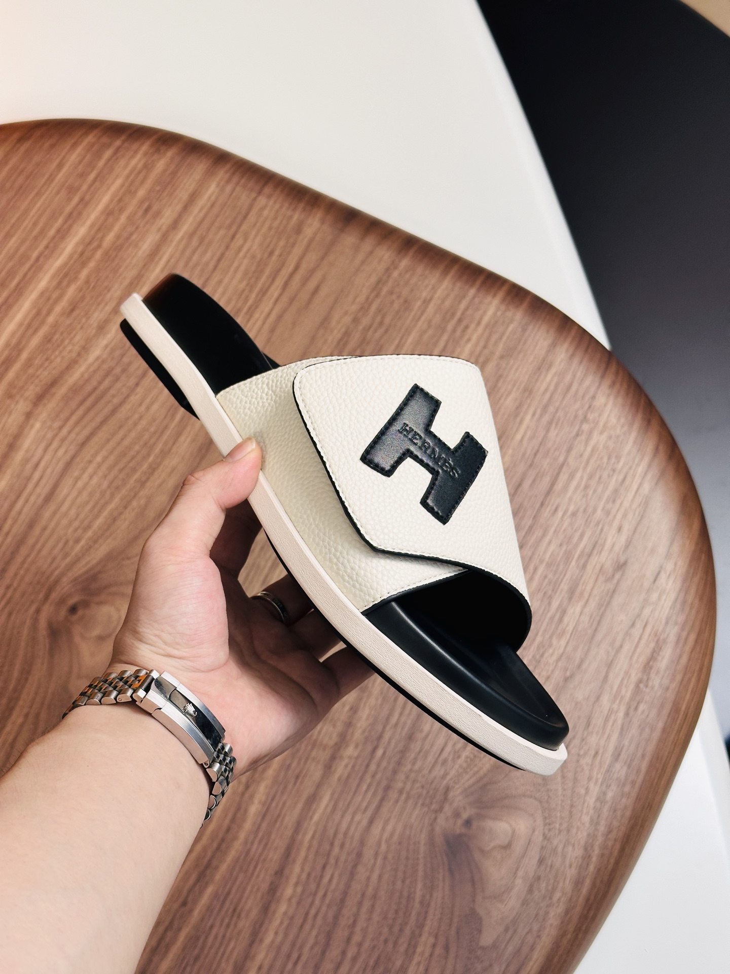 Precio de fábrica:120HERMES punto a largo plazo nuevas zapatillas Hermes, cuero de vaca de tela, res