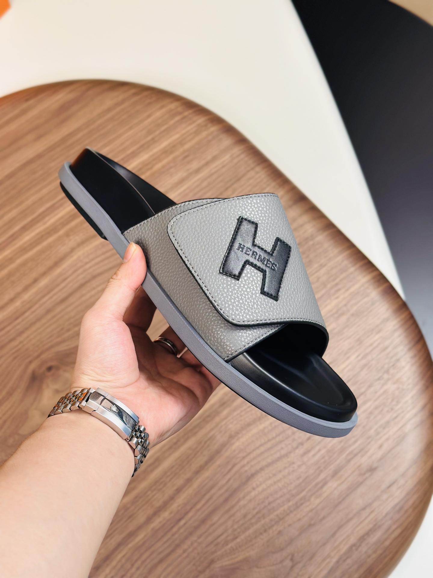 Precio de fábrica:120HERMES punto a largo plazo nuevas zapatillas Hermes, cuero de vaca de tela, res