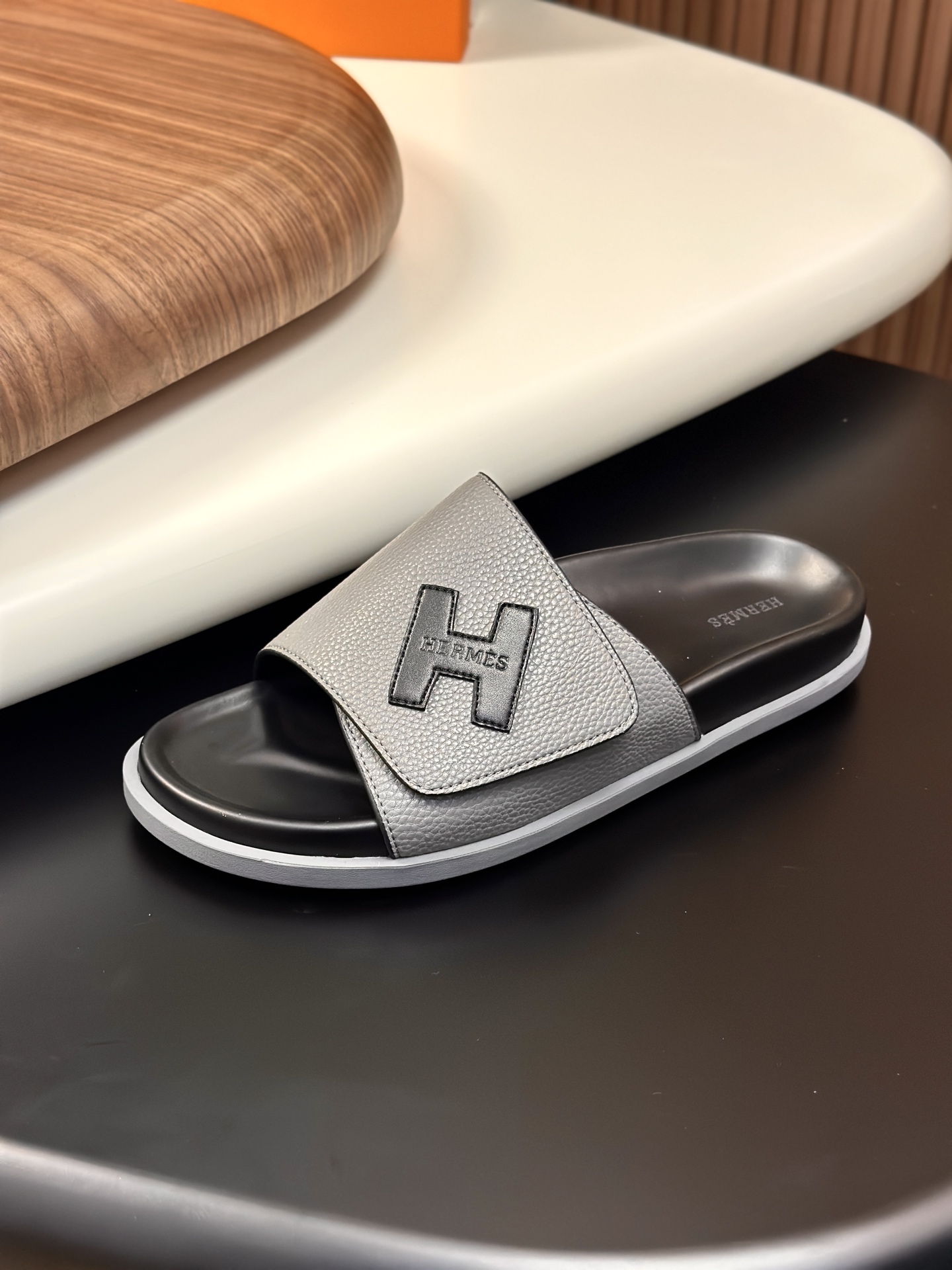 Precio de fábrica:120HERMES punto a largo plazo nuevas zapatillas Hermes, cuero de vaca de tela, res
