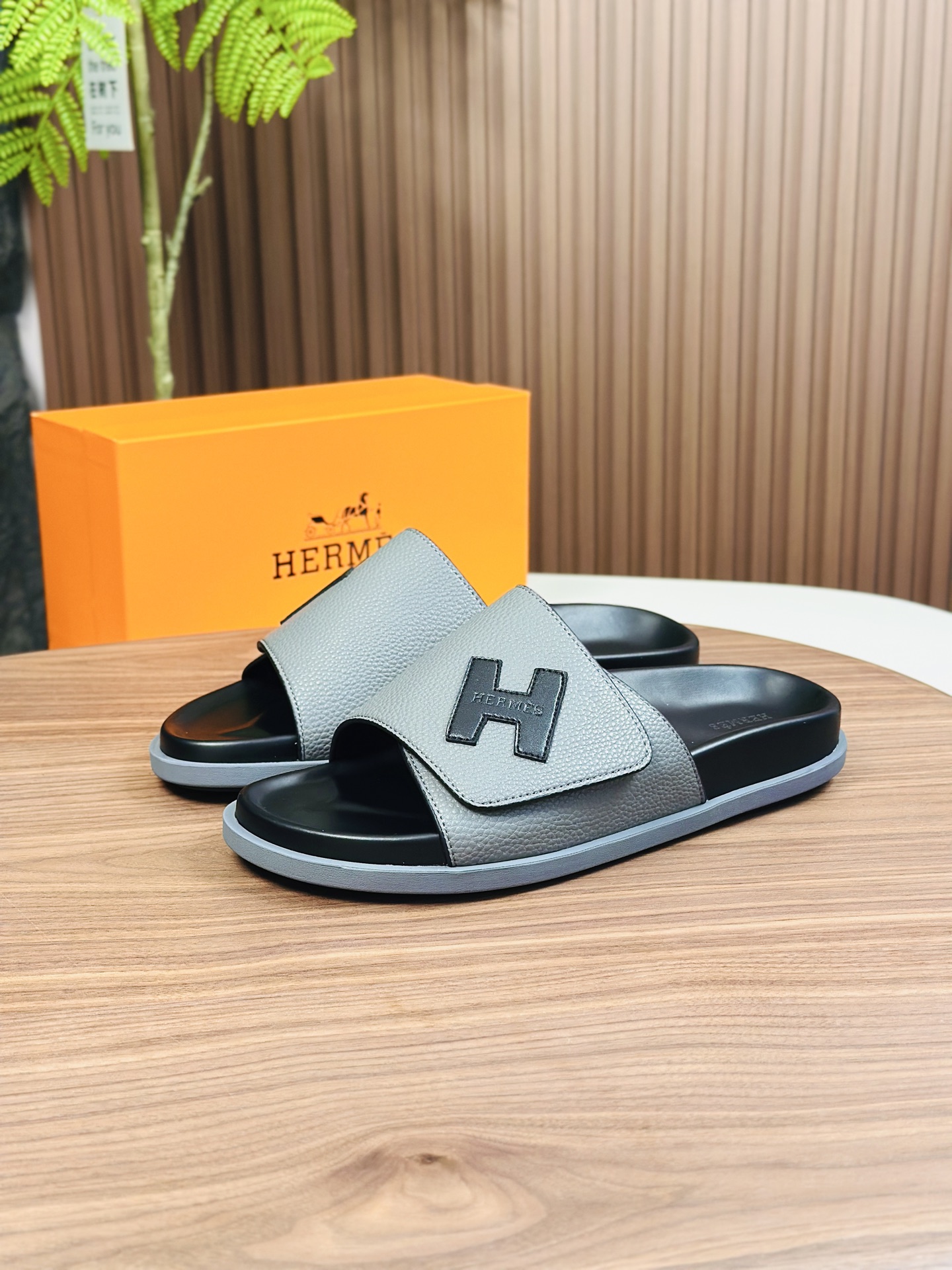 Precio de fábrica:120HERMES punto a largo plazo nuevas zapatillas Hermes, cuero de vaca de tela, res