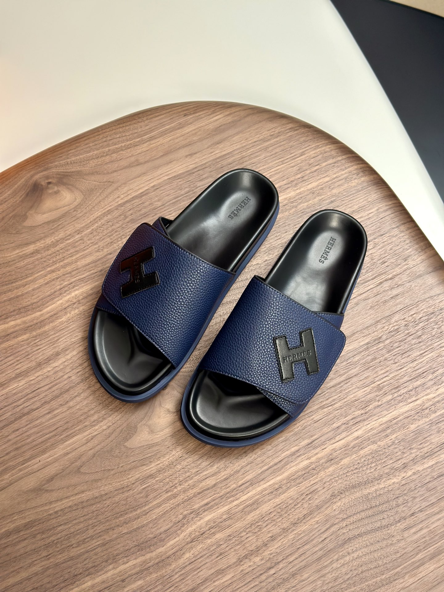 Precio de fábrica:120HERMES punto a largo plazo nuevas zapatillas Hermes, cuero de vaca de tela, res