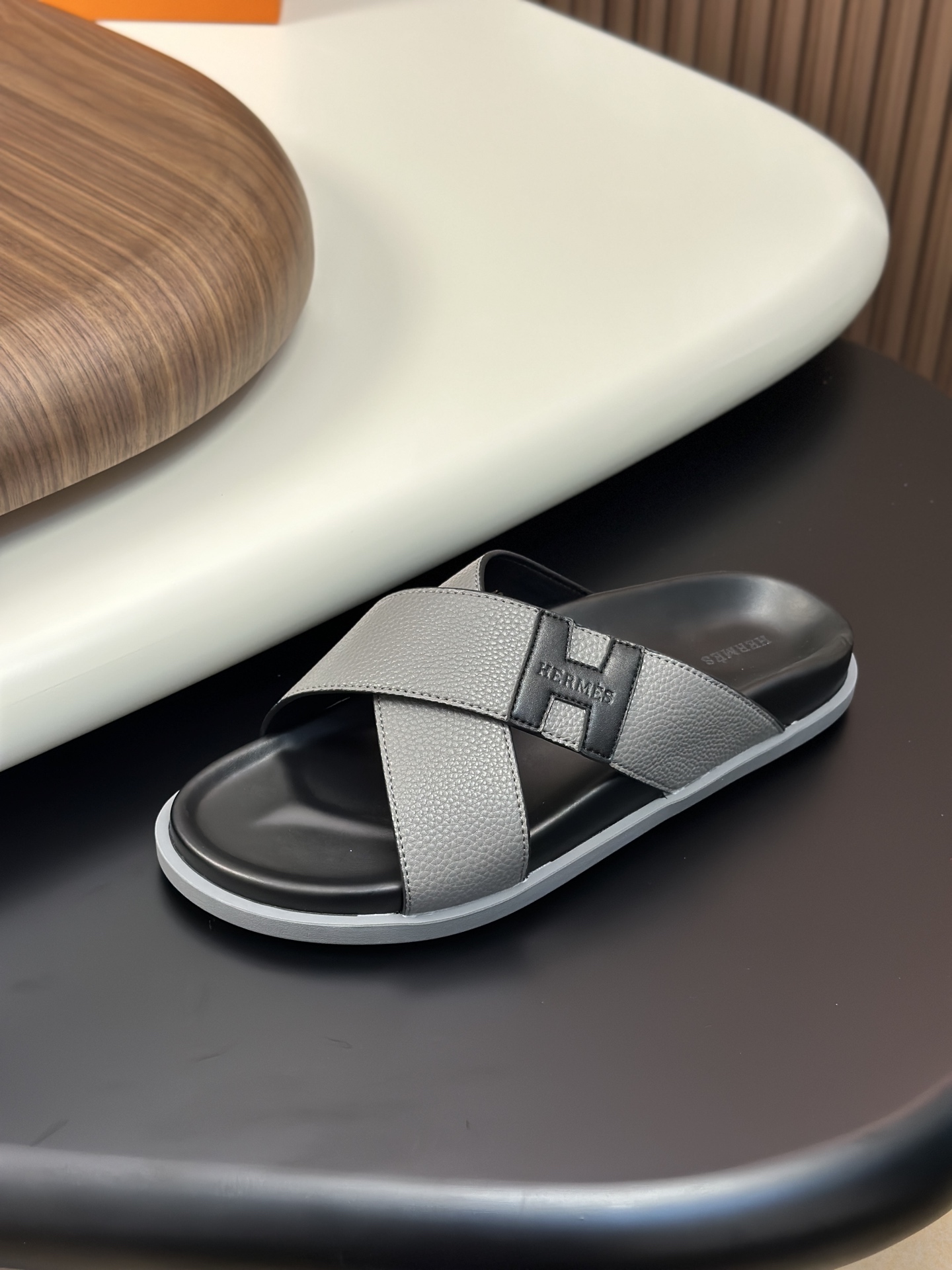 Precio de fábrica:120HERMES punto a largo plazo nuevas zapatillas Hermes, cuero de vaca de tela, res