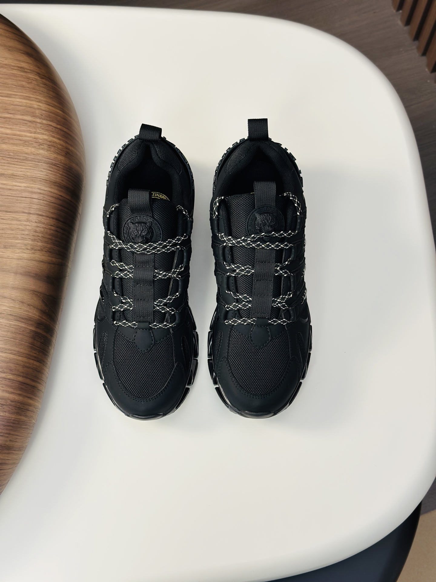 NO:353357,[PHILIPP PLEIN] Top Size: 39-44 (38.45 customized) 2025PHILIPP PLEIN-Philipp Rhein, German trendy men's low-top sneakers, cowhide upper with breathable mesh design, breathable cloth inner lining. It looks good and matched. Super light sole, comfortable feet!  ,,PHILIPP PLEIN,sneakers,cowhide19860909【PHILIPP PLEIN】顶级 Size:39-44(38.45定做) 2025PHILIPP PLEIN-菲利普普莱茵,德国潮牌男士低帮运动鞋,牛皮鞋面配透气网布设计,透气布内里.好看好搭.超轻大底,脚感舒适！,,PHILIPP PLEIN,sneakers,cowhide,Men's shoes