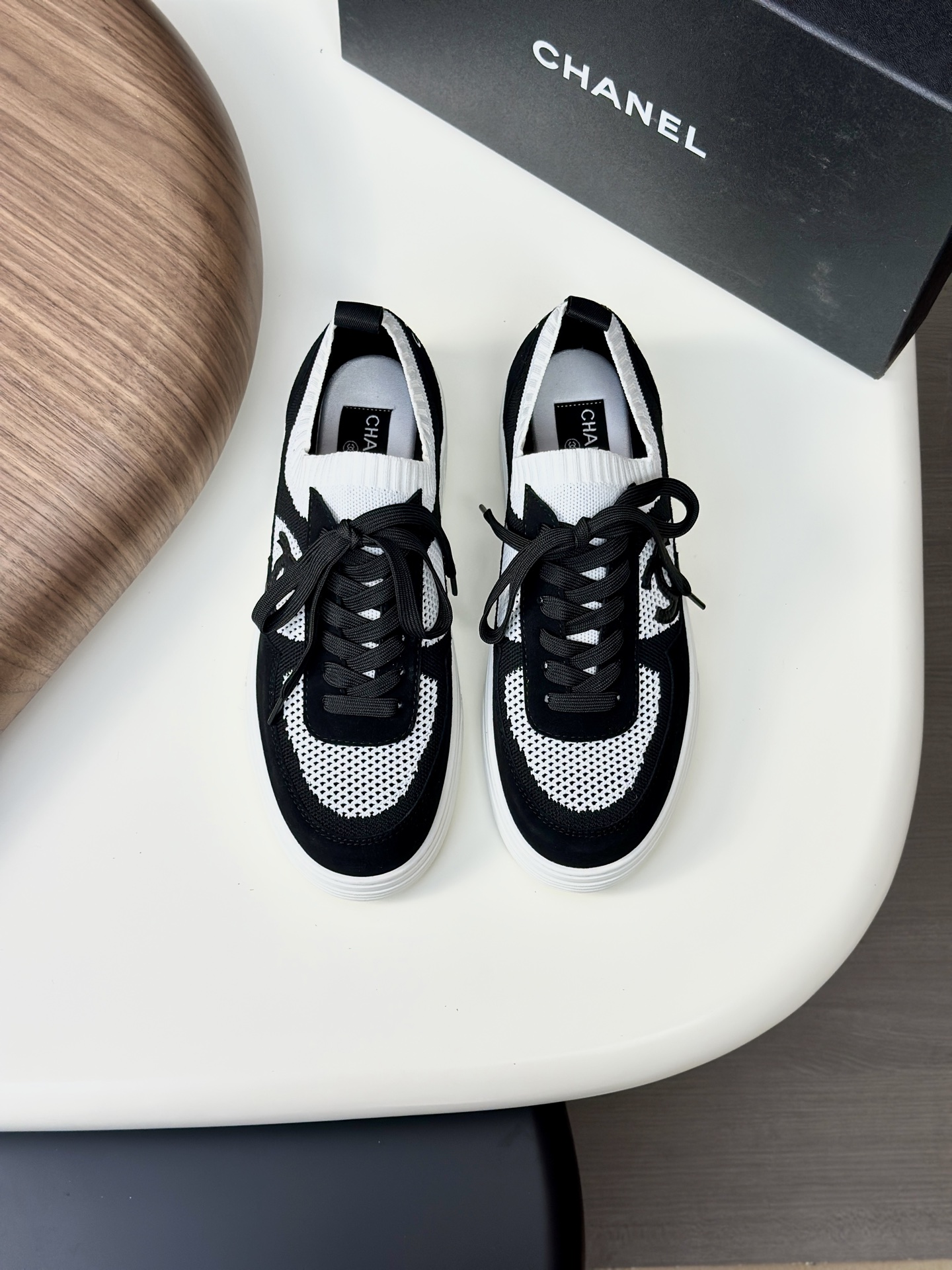 NO:350005,Ch@nel Spring and summer new sports shoes fabric made of imported mesh from Italy. Various color combinations + reflective edges design sense. Breathable and comfortable inner. Fashionable essence must be entered 39-44 (38 45 customized),, sneakers19860909Ch@nel 春夏新款运动鞋 面料意大利进口网面拼色而成 多种拼色+反光边料的设计感 透气舒适内里 时髦精必入码数39-44（38 45订做）,,sneakers,Men's shoes