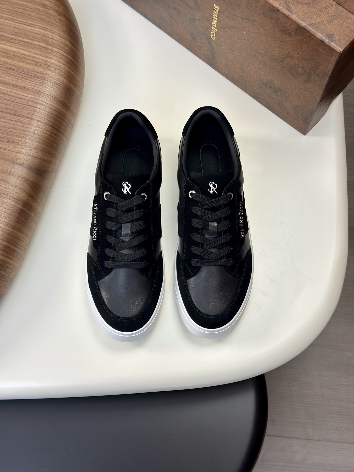 NO:354233,New 2025!  Original quality! Stefano Ricci / Stephen Law Nich Men's sneakers, imported original calfskin, the leather is soft and delicate, the workmanship is in place, the original sole is designed, and the comfort is excellent!  Size 39-44 (45 custom made), Sneakers, cowhide198609092025新款！原版品质!Stefano Ricci / 史蒂芬劳.尼治男士运动鞋,采用进口原版小牛皮,皮质柔软细腻,做工细节到位,鞋底原版设计,舒适度极好！尺码39-44 码（45定做）,,sneakers,cowhide,Men's shoes