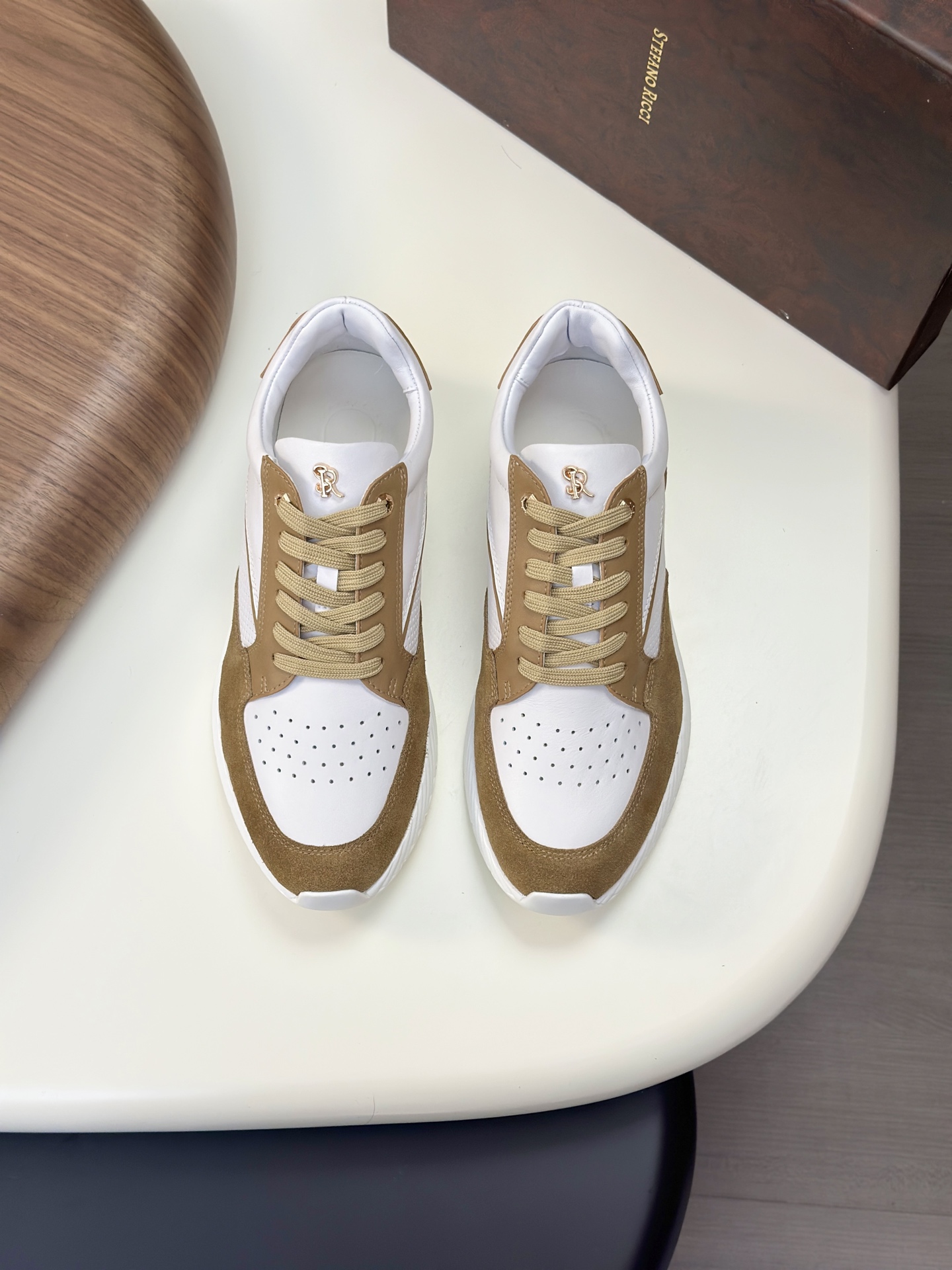 NO:346148,Original quality! Stefano Ricci men's casual leather shoes. It uses imported original calfskin spliced ​​cowhide, the leather is soft and delicate, and the comfort is excellent!  Ultra-light foamed outsole.38.45 (customized) 39-44 sizes, cowhide19860909原版品质!Stefano Ricci（史蒂芬）男士休闲皮鞋.采用进口原版小牛皮拼接牛皮,皮质柔软细腻,舒适度极好！超轻的发泡大底.38.45（定制）39-44码,,cowhide,Men's shoes