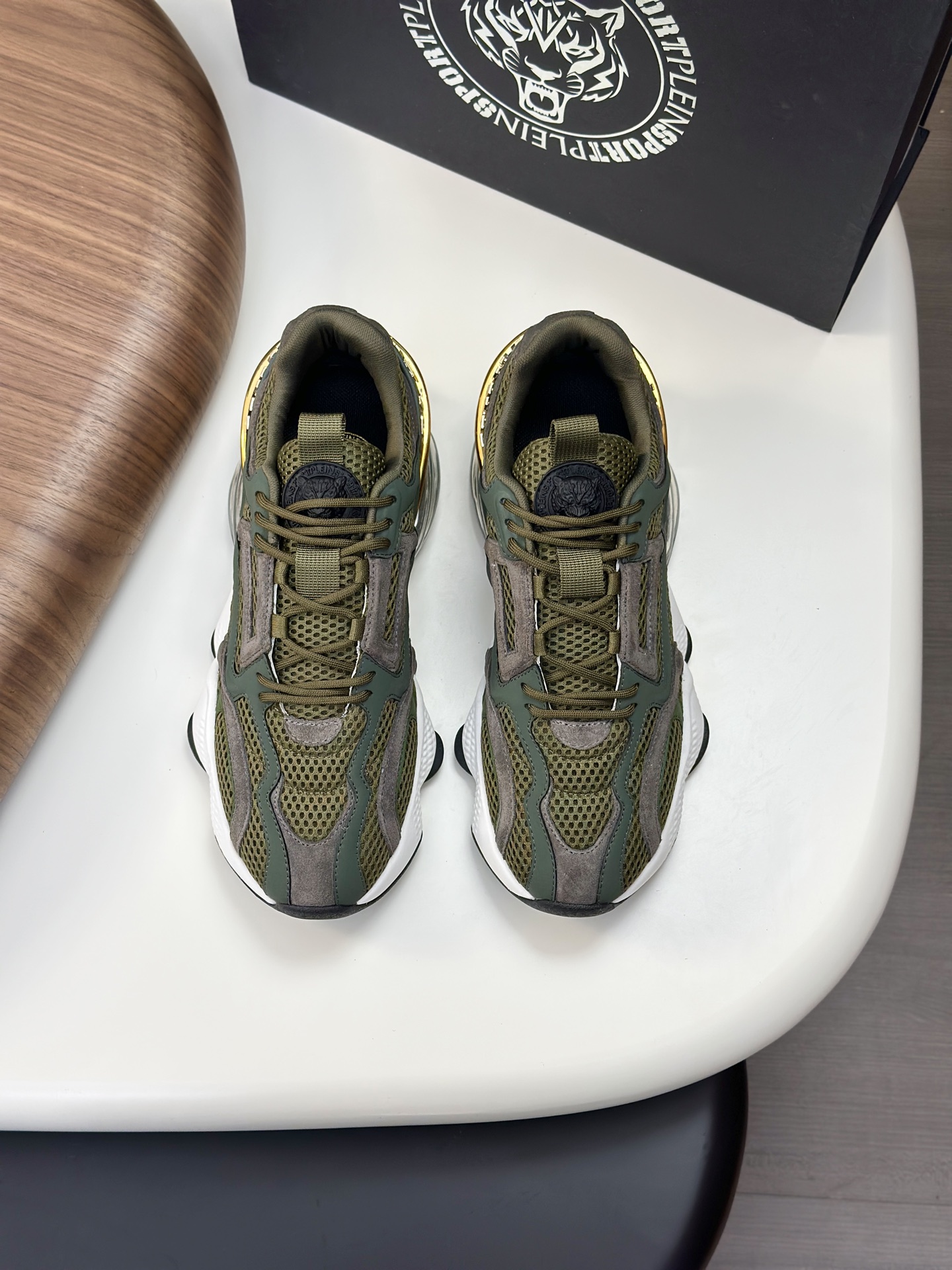 NO:357542,PHILIPP PLEIN-Philipp Rhein, German trendy men's low-top sneakers, cowhide upper with breathable mesh design, breathable cloth inner lining. It looks good and matched. It is super light and has a comfortable foot feel!  Size39-44 (38.45 custom made), PHILIPP PLEIN,sneakers,cowhide19860909PHILIPP PLEIN-菲利普普莱茵,德国潮牌男士低帮运动鞋,牛皮鞋面配透气网布设计,透气布内里.好看好搭.超轻大底,脚感舒适！ Size39-44（38.45定做）,,PHILIPP PLEIN,sneakers,cowhide,Men's shoes