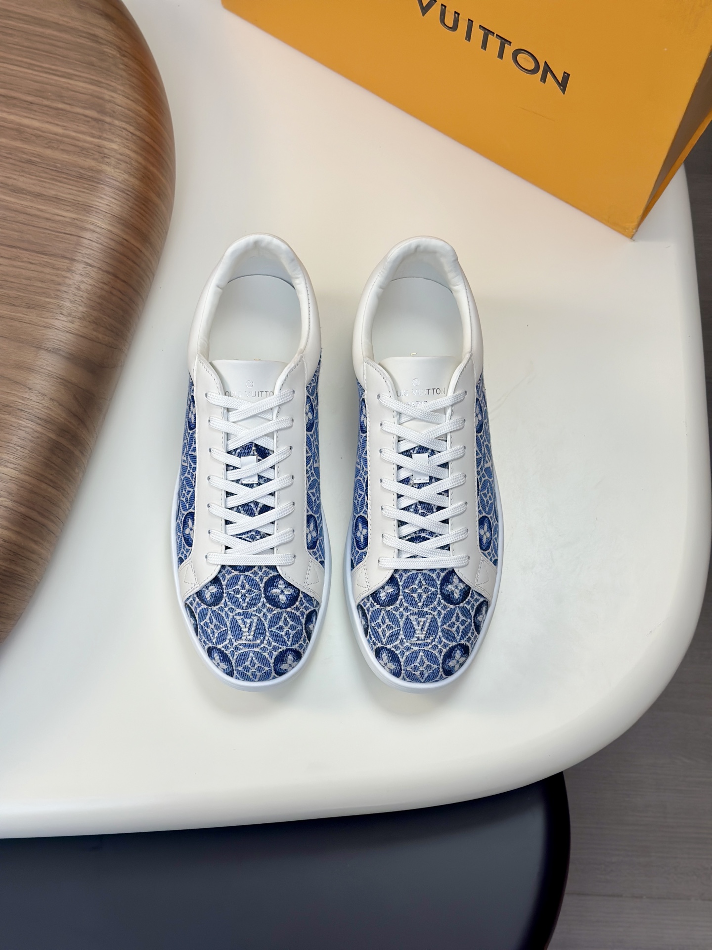 NO:349416,【Louis Vuitton】Louis Vuitton - High-end quality Original single casual sneakers - Upper imported Napa calf leather, silver environmentally friendly leather, brand high mercerized breathable canvas, shoe body sewing brand logo totem, tongue. Heel; silk screen high Zhoubo brand logo - Neli brand canvas - Outsole ultra-light TPU. Foaming; molded outsole - Ultra-high quality control · fine workmanship highlight (high-end, noble, grade) - Size 38-44 (45, custom made),,louis vuitton,louis vuitton,sneakers,cowhide19860909【Louis Vuitton】路易威登 -高端品质 原单·休闲运动鞋 -鞋面进口纳帕小牛皮、银色环保皮、品牌高丝光透气帆布、鞋身车缝品牌logo图腾、鞋舌.后跟；丝印高周波品牌Logo -内里品牌帆布 -大底超轻TPU.发泡; 成型大底 -超高品控·做工精细凸显(高端·贵气·档次) -Size 38-44（45,可订做),,louis vuitton,louis vuitton,sneakers,cowhide,Men's shoes