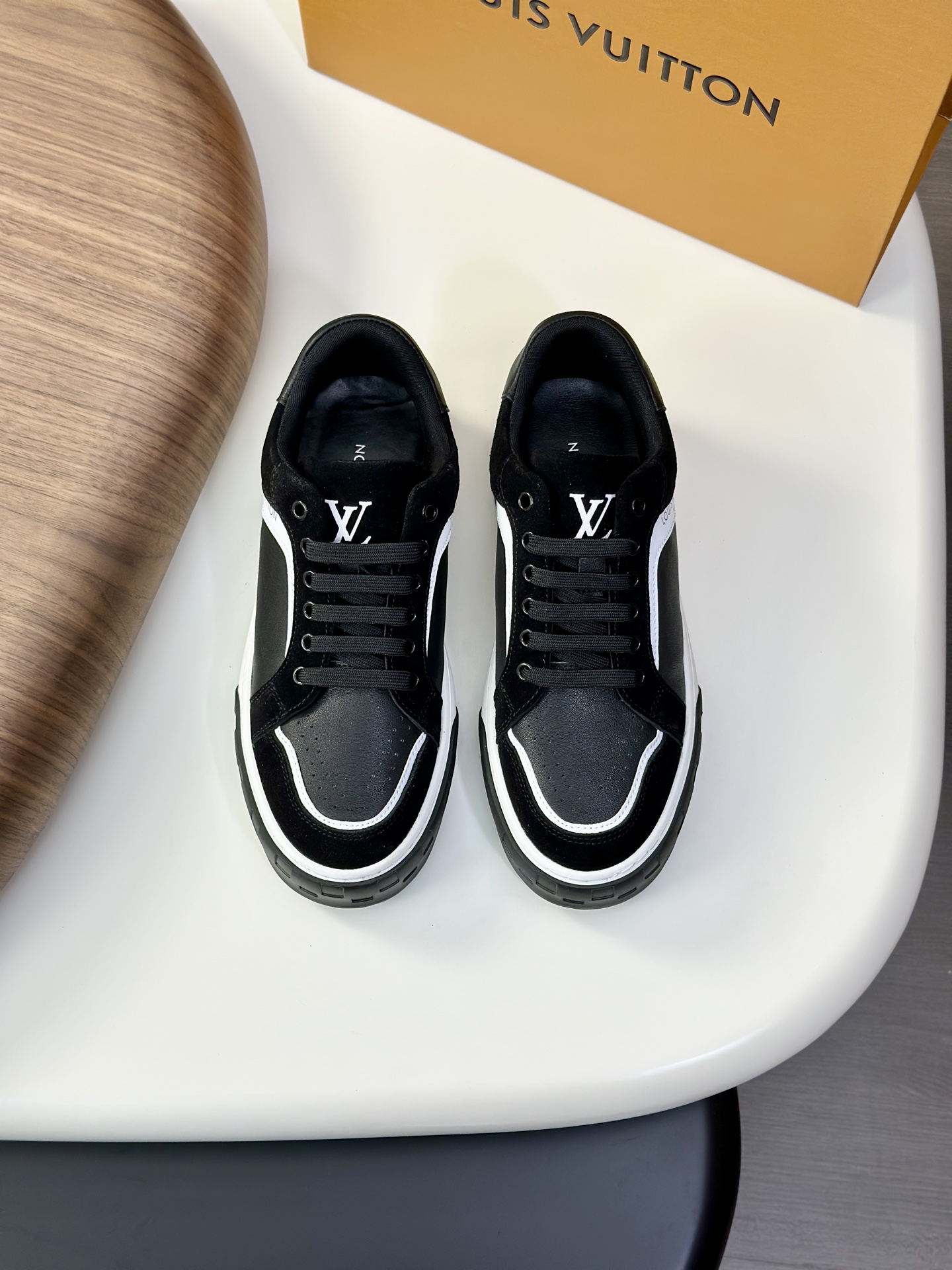 NO:356759,Lv Top Purchase Louis Vuitton, Sports Board Shoes Counter Synchronization, Upper imported from Italy, High-quality splicing and colorful crafts, Imported net brie pads are soft and comfortable, original sole is specially supplied with original sole, TPU exclusive movable molding sole is super comfortable, original order goods, high quality, can enter and exit the counter at will, welcome comparison, code number 38-44 (custom 45),,louis vuitton,louis vuitton19860909Lv 顶级代购 路易威登,运动板鞋专柜同步,鞋面意大利进口,高品质拼接缤纷色彩复杂工艺品,进口网布里垫柔软舒适,鞋底原厂特供原版底,TPU独家活动成型底超级舒适,原厂跟单货,高品质,可随意进出专柜,欢迎对比,码数 38-44（订做 45）,,louis vuitton,louis vuitton,Men's shoes