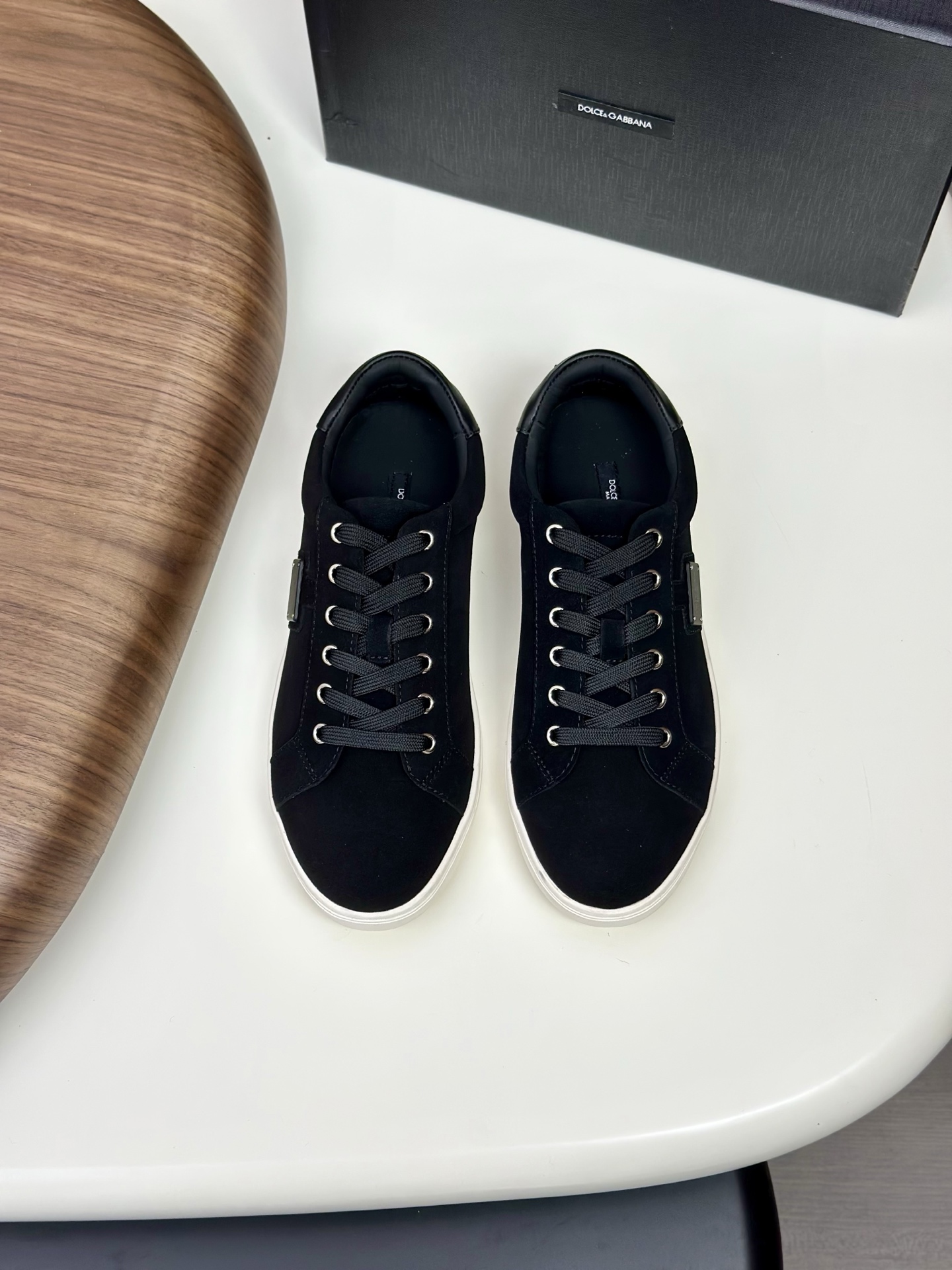 NO:511047,【DOLCE & GABBANA】Dolce & Gabbana - High-end quality Original single casual sneakers - Upper Napa calfskin, high mercerized reverse velvet cowhide, shoe body brand metal fastener - Inner water dyed cowhide - Outsole ultralight TPR rubber; molded outsole - Ultra-high quality control, fine workmanship highlighted (high-end, noble, grade) -Size 39-44 (38, 45, custom made),, Dolce & Gabbana, Dolce & Gabbana, sneakers, cowhide19860909【DOLCE & GABBANA】杜嘉班纳 -高端品质 原单·休闲运动鞋 -鞋面纳帕小牛皮、高丝光反绒牛皮、鞋身品牌金属扣件 -内里水染牛皮 -大底超轻TPR橡胶；成型大底 -超高品控·做工精细凸显(高端·贵气·档次) -Size 39-44（38、45、可订做),,Dolce&Gabbana,Dolce&Gabbana,sneakers,cowhide,Men's shoes