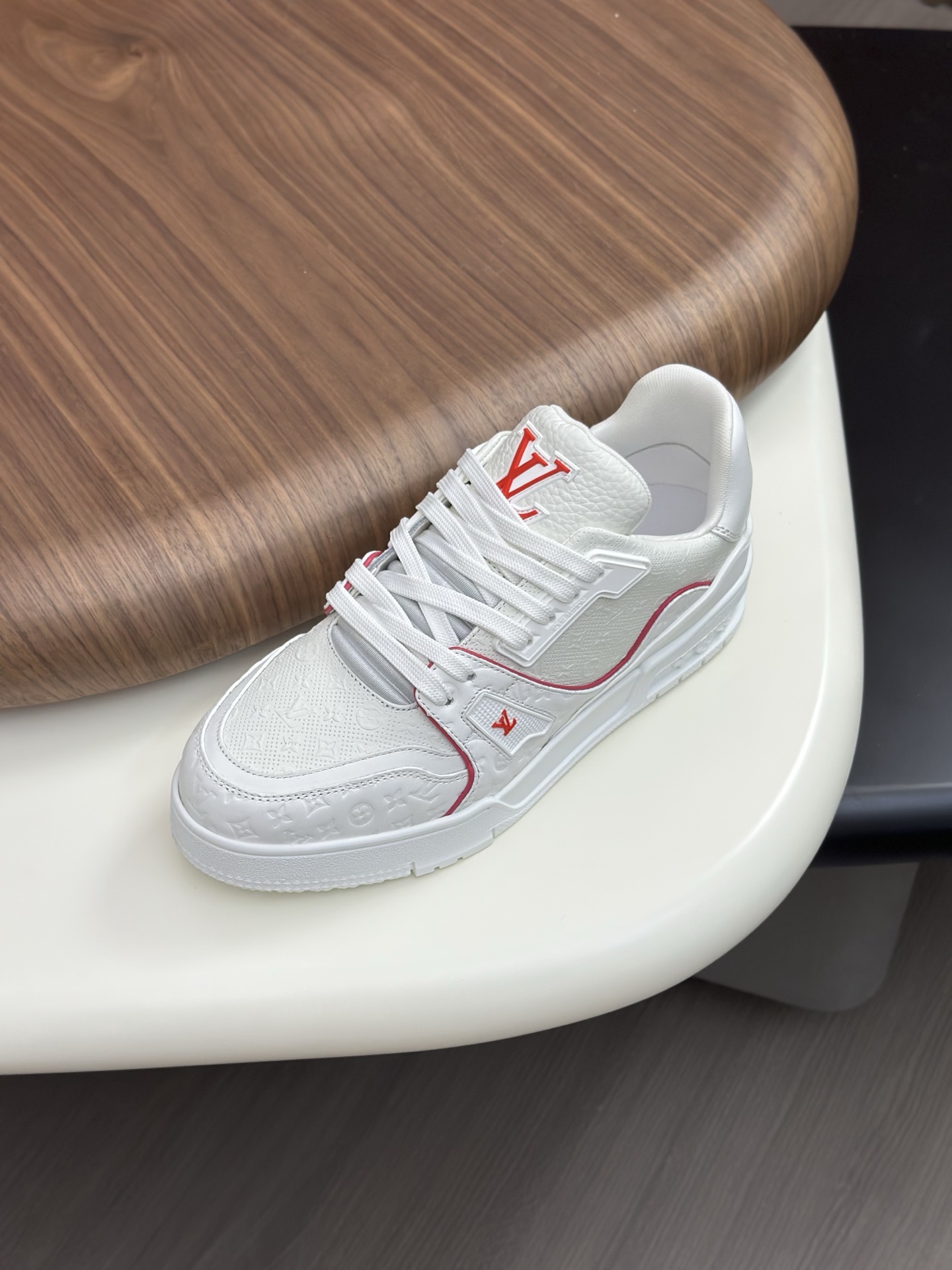 Louis Vuitton Men's White Leather & Mesh Low-Top Sneakers Size 39-44 8 i1758626043833 9117 0 6