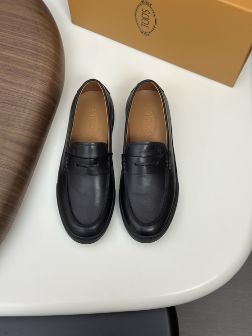 TOD'S Men's Leather Loafers - Easy Slip-On Style with Raffia Trim & Rubber Pebbles 1 TOD'S Men's Leather Loafers - Easy Slip-On Style with Raffia Trim & Rubber Pebbles