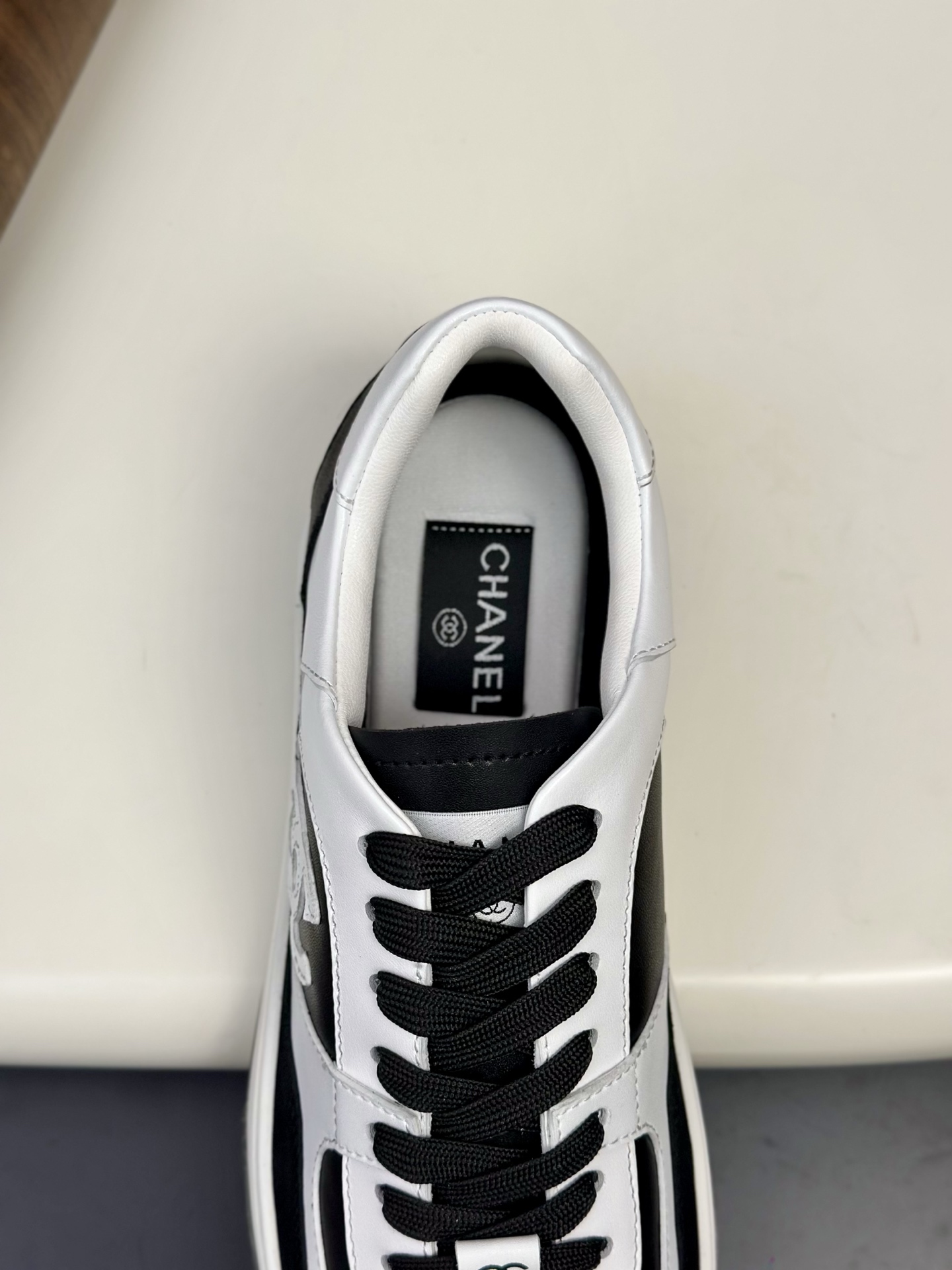 Chanel Women's Black & White Leather Suede CC Logo Lace-Up Sneakers Shoes 8 i1760340083446 1172 0 6