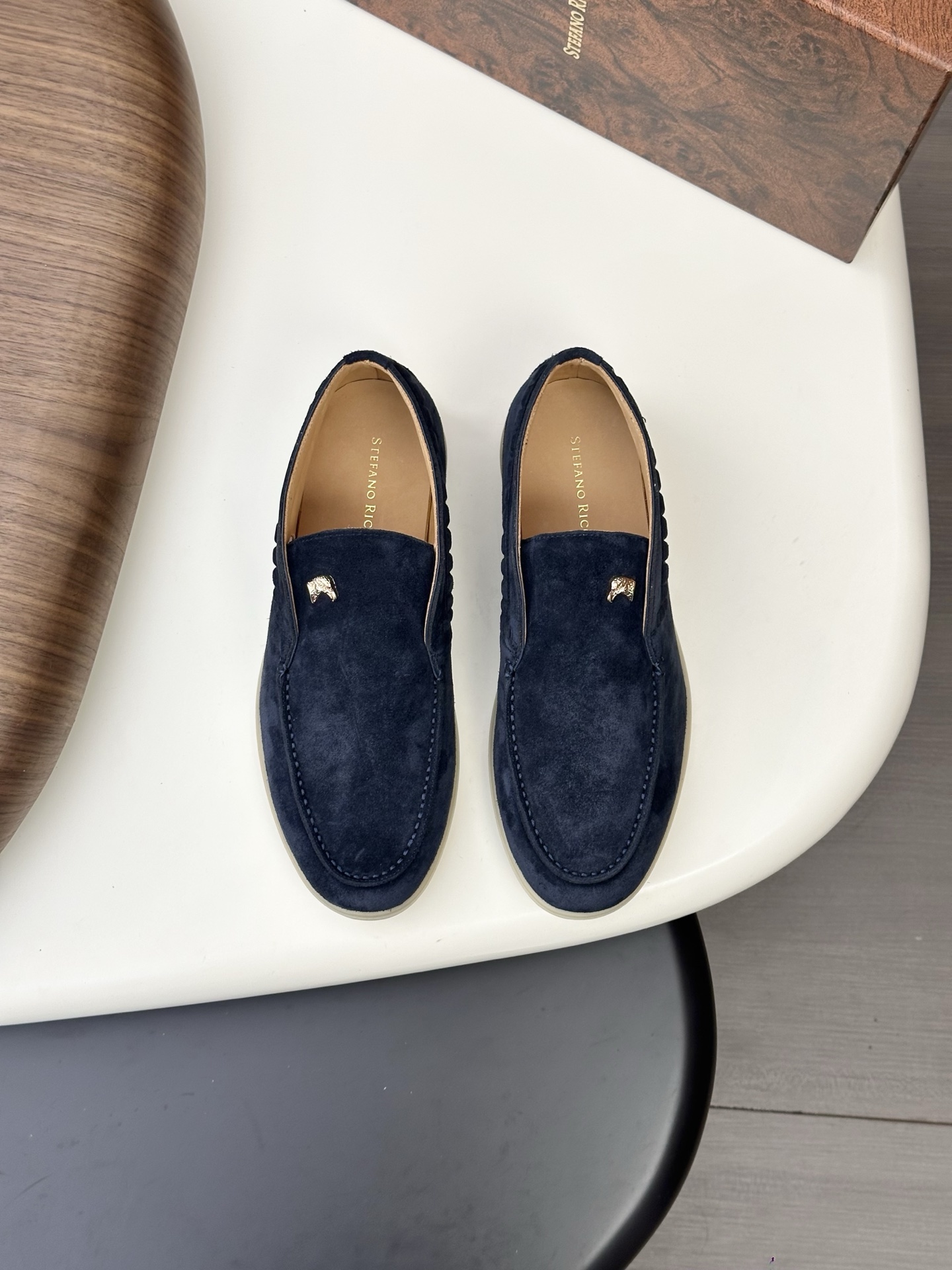 NO:620396,2025 new model!  Original quality! Stefano Ricci / Stefano Ricci men's sports shoes are made of imported original calfskin, the leather is soft and delicate, the workmanship details are in place, the soles are original design, and the comfort is excellent!  Size 39-44 (45 customized),,sneakers,cowhide198609092025新款！原版品质!Stefano Ricci / 史蒂芬劳.尼治男士运动鞋,采用进口原版小牛皮,皮质柔软细腻,做工细节到位,鞋底原版设计,舒适度极好！尺码39-44 码（45定做）,,sneakers,cowhide,Men's shoes