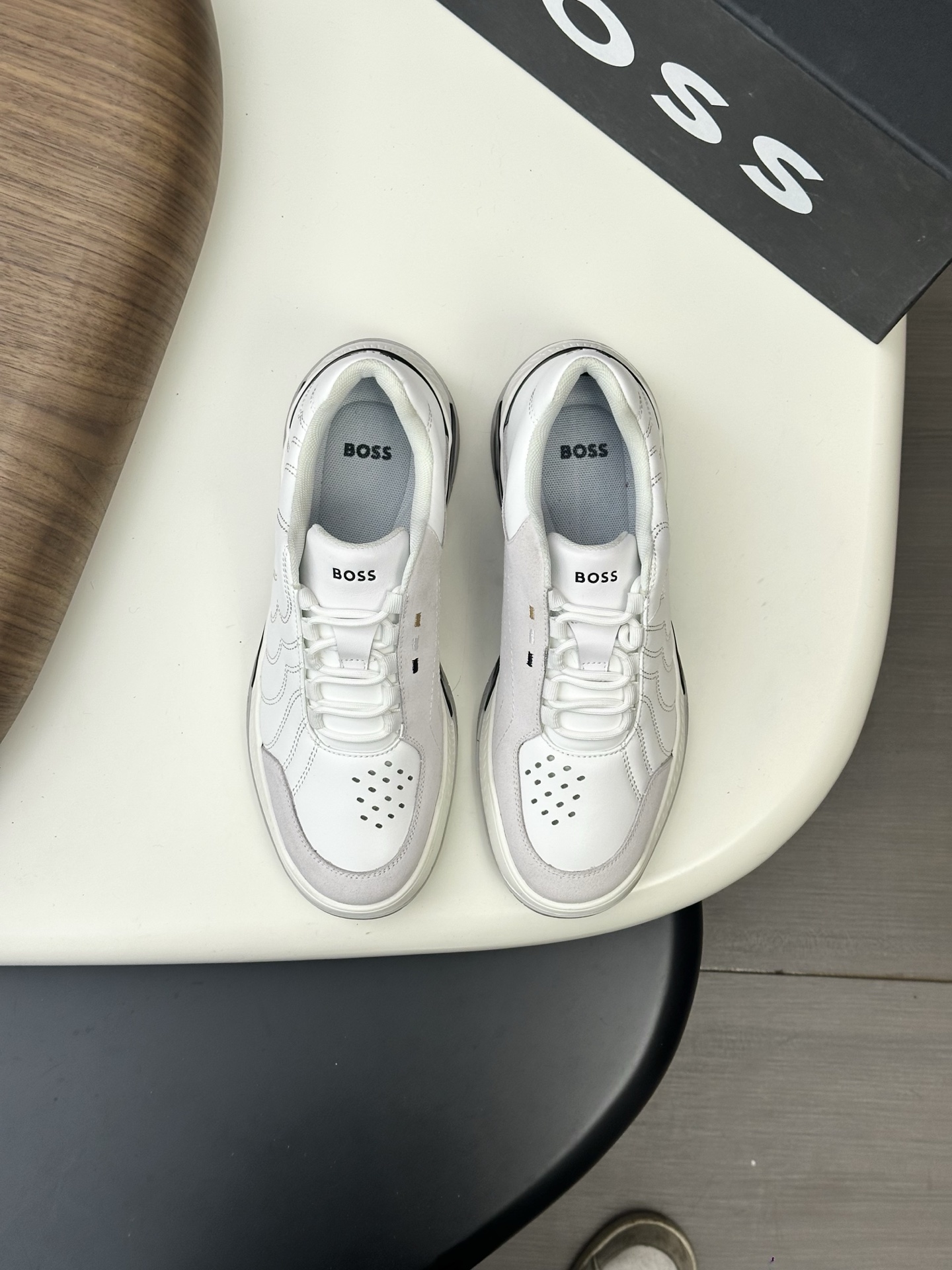 NO:621260,Boss men's casual sports shoes, original model, imported fur fabric, breathable and not stuffy on the feet. Breathable cotton lining, soft and comfortable on the feet. TPU outsole feels light on the feet!  Size39-44,,sneakers19860909Boss男士休闲运动鞋,原版开模,进口皮毛面料,透气不闷脚 透气纯棉内里,上脚柔软舒适 TPU大底脚感轻便！ Size39-44,,sneakers,Men's shoes