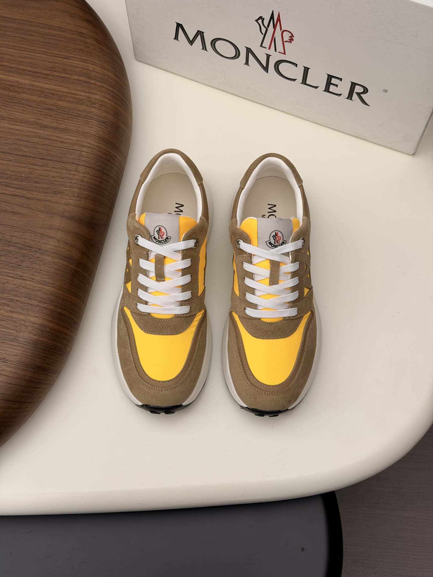 Moncler男 Style Leather Men's Shoes Lookbook Reference image 1