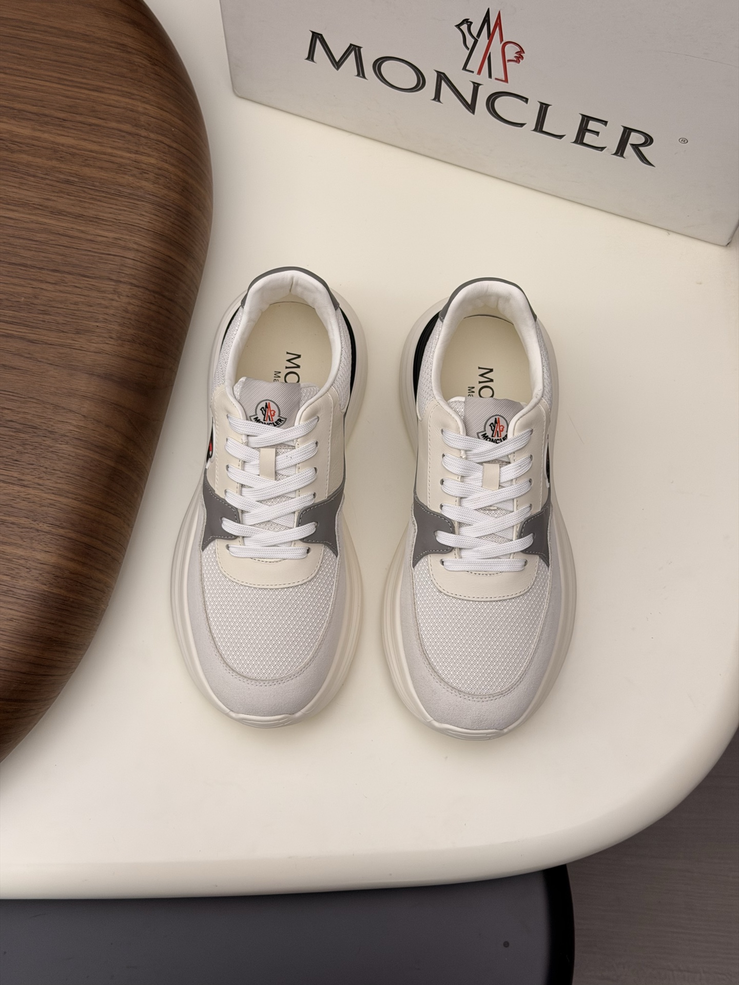 Moncler男 Style Leather Men's Shoes Lookbook Reference image 1