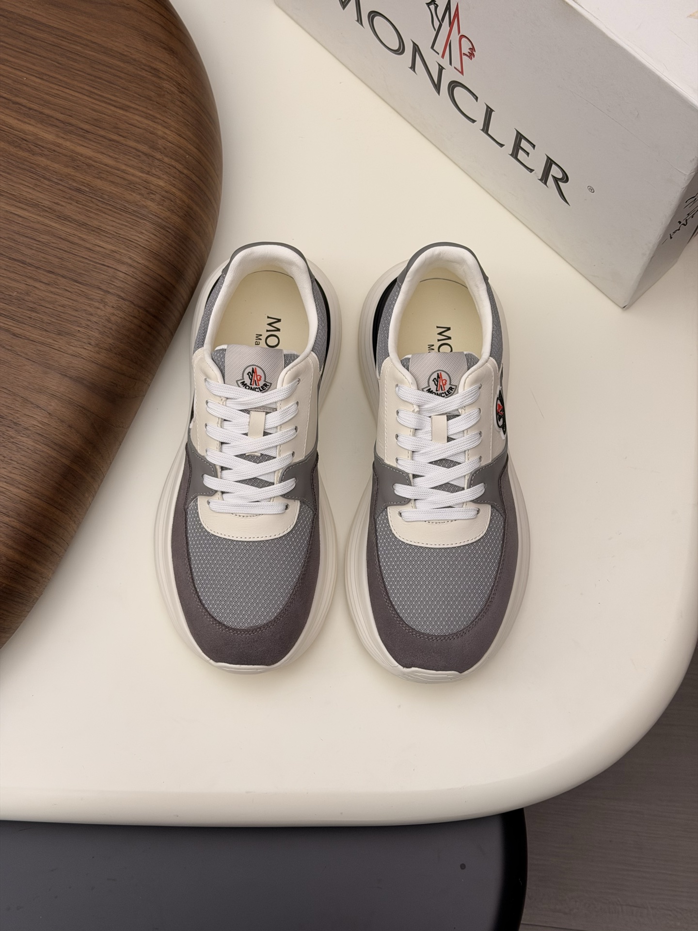Moncler男 Style Leather Men's Shoes Lookbook Reference image 1
