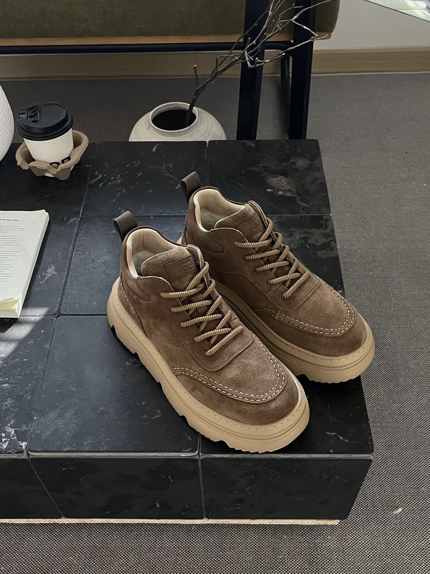 NO:604347,*g 2025 American suede men’s shoes, a versatile men’s shoe!  Matte cowhide, super good-looking, invisible heightening private model outsole, good anti-slip effect, real wool lining, the first choice for street wear in winter!  Size39 - 45,,cowhide19860909*g 2025 美式反绒男鞋 特别有百搭的一款男鞋！ 磨砂牛皮 颜值超级高 隐形增高私模大底 防滑效果好 内里真羊毛 冬季出街穿搭首选！ Size39 - 45,,cowhide,Men's shoes