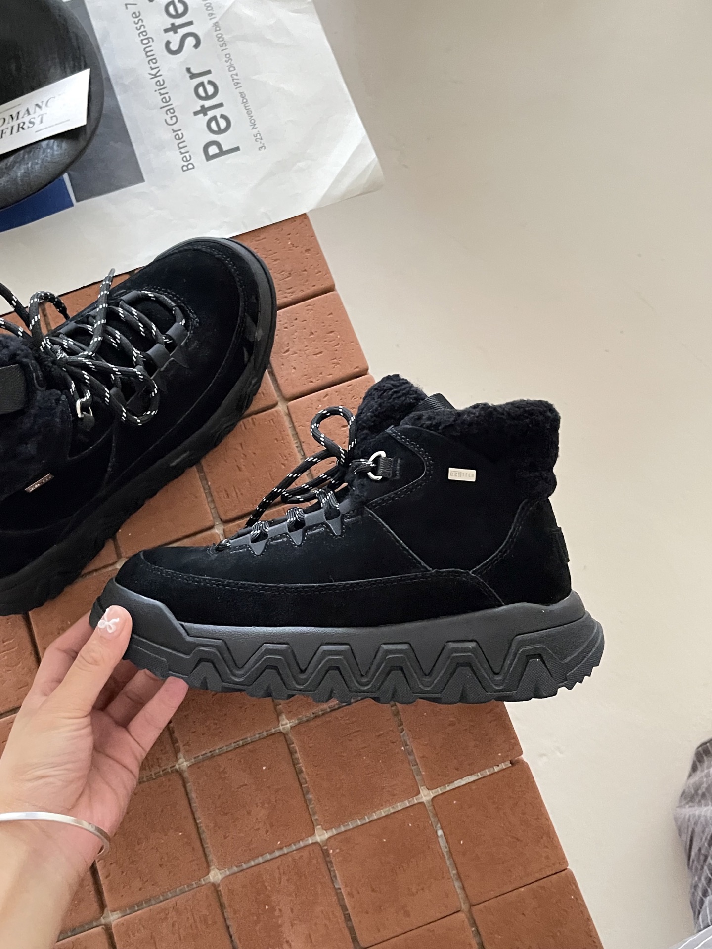 UGG I Territorial Cozy 情侣系带靴
户外鞋底与雪地靴的碰撞
UGG 特雷户外鞋
一