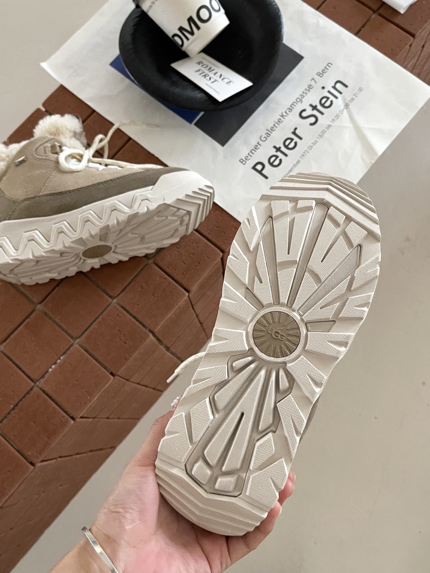 UGG I Territorial Cozy 情侣系带靴
户外鞋底与雪地靴的碰撞
UGG 特雷户外鞋
一