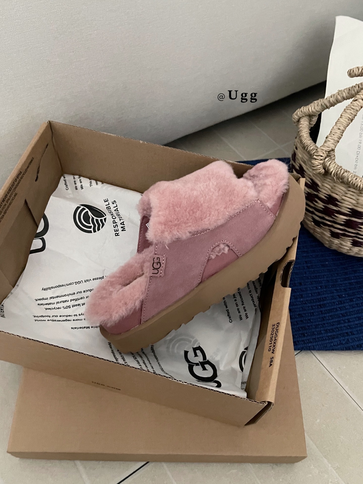 𝐔𝐠𝐠 | 巴约娜拖鞋UGG 新款拖鞋已上线UGG羊毛🦙拖丨舒适感太绝这波毛毛拖直接拿捏松弛感翻毛皮+软